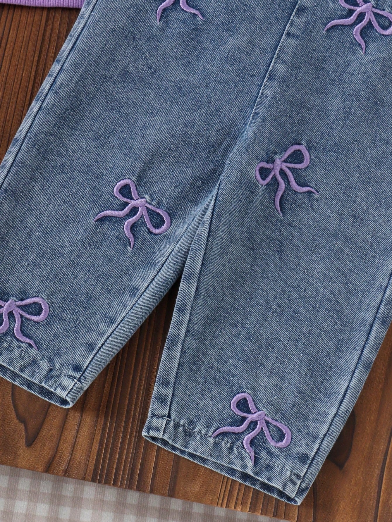 2pcs Baby Girl Casual Sweet Cool Purple Flutter Sleeve Top & Embroidered Denim Overalls Set, Thin Spring/Autumn