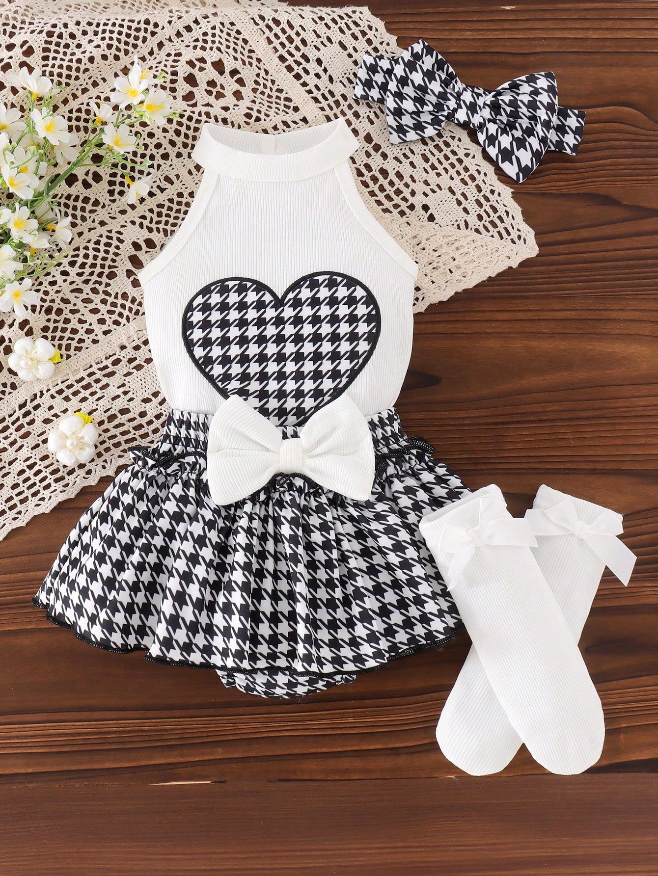 2pcs Baby Girl Cute Halter Top, Shorts, Socks And Headband Set, Spring/Summer