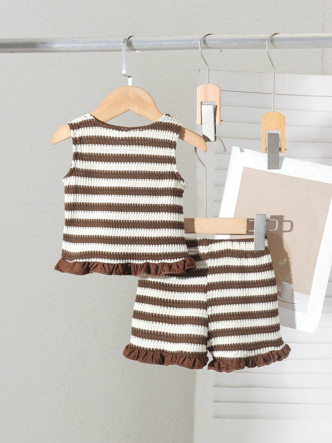 2pcs Baby Girl Minimalist Casual Pineapple Plaid Striped Knit Tank Top & Shorts Set, Lightweight Summer