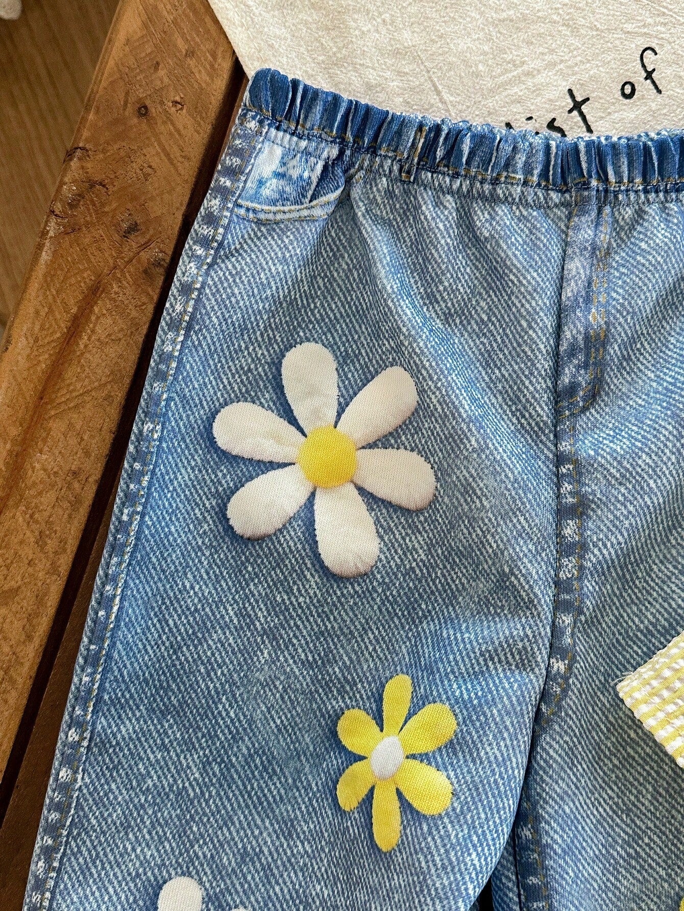 2Pcs Baby Girl Pastel Yellow Summer Cute Vacation Outfit,Textured Tank Top & Flower Embellished Straight-Leg Pants,Casual Comfortable Spring Sets