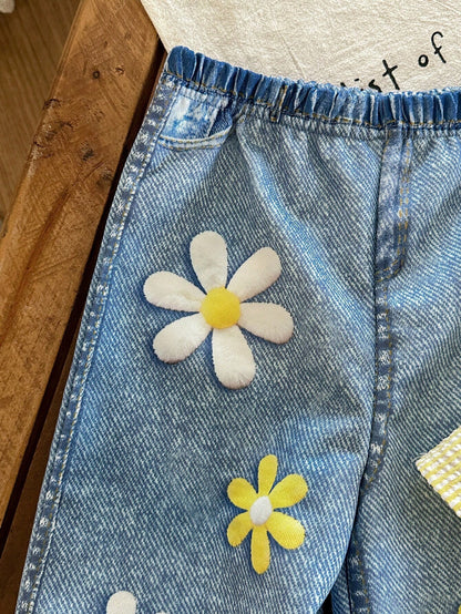 2Pcs Baby Girl Pastel Yellow Summer Cute Vacation Outfit,Textured Tank Top & Flower Embellished Straight-Leg Pants,Casual Comfortable Spring Sets