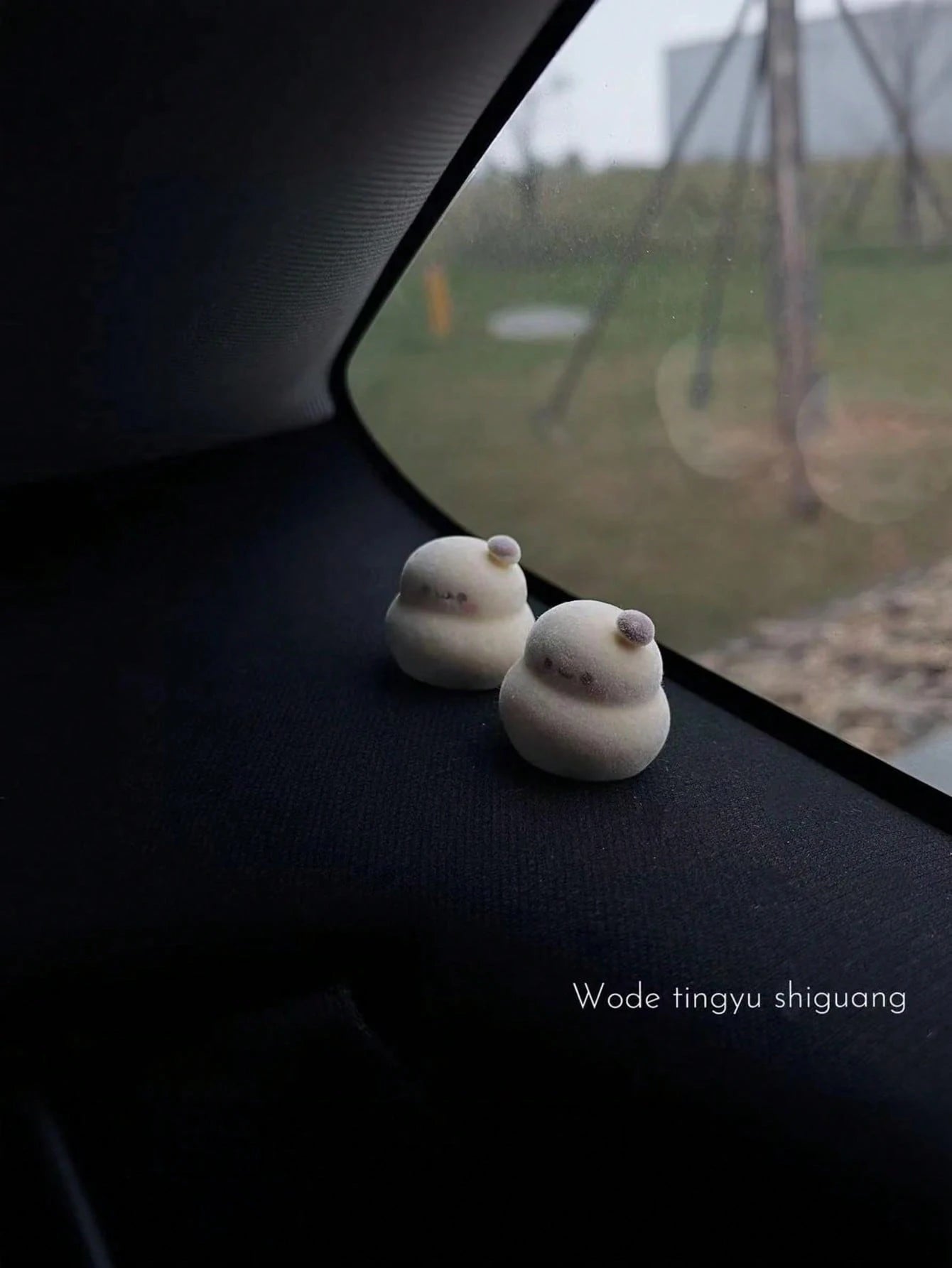 2pcs Cute Car Window Pillar Decor, Self-Adhesive Flocked Mini Cartoon Dolls, Residue-Free Cute Car Interior A-Pillar Accessories, Exquisite Aesthetic Desktop Home Decor