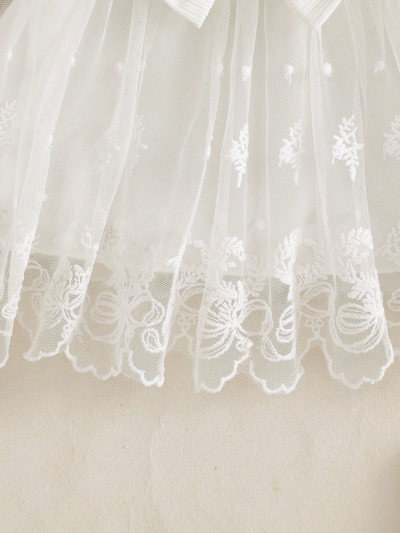 2pcs Set Newborn Spring/Autumn Pure White Sweet Princess Style Lace Trim Big Bow Mesh Embroidery Long Sleeve Dress 2-Piece Set, Loose Comfortable Fit, Suitable For Daily Outings, Full Moon Banqu