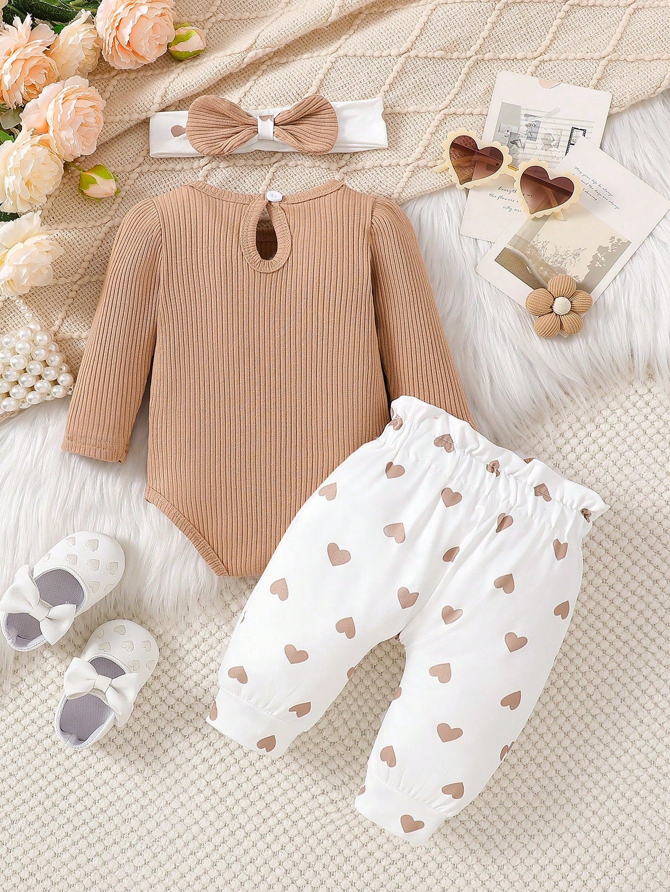 3pcs Newborn Baby Girls Autumn/Winter Cute Ribbed Puff Sleeve Bodysuit, Heart Pattern Bow Pants And Headband Set
