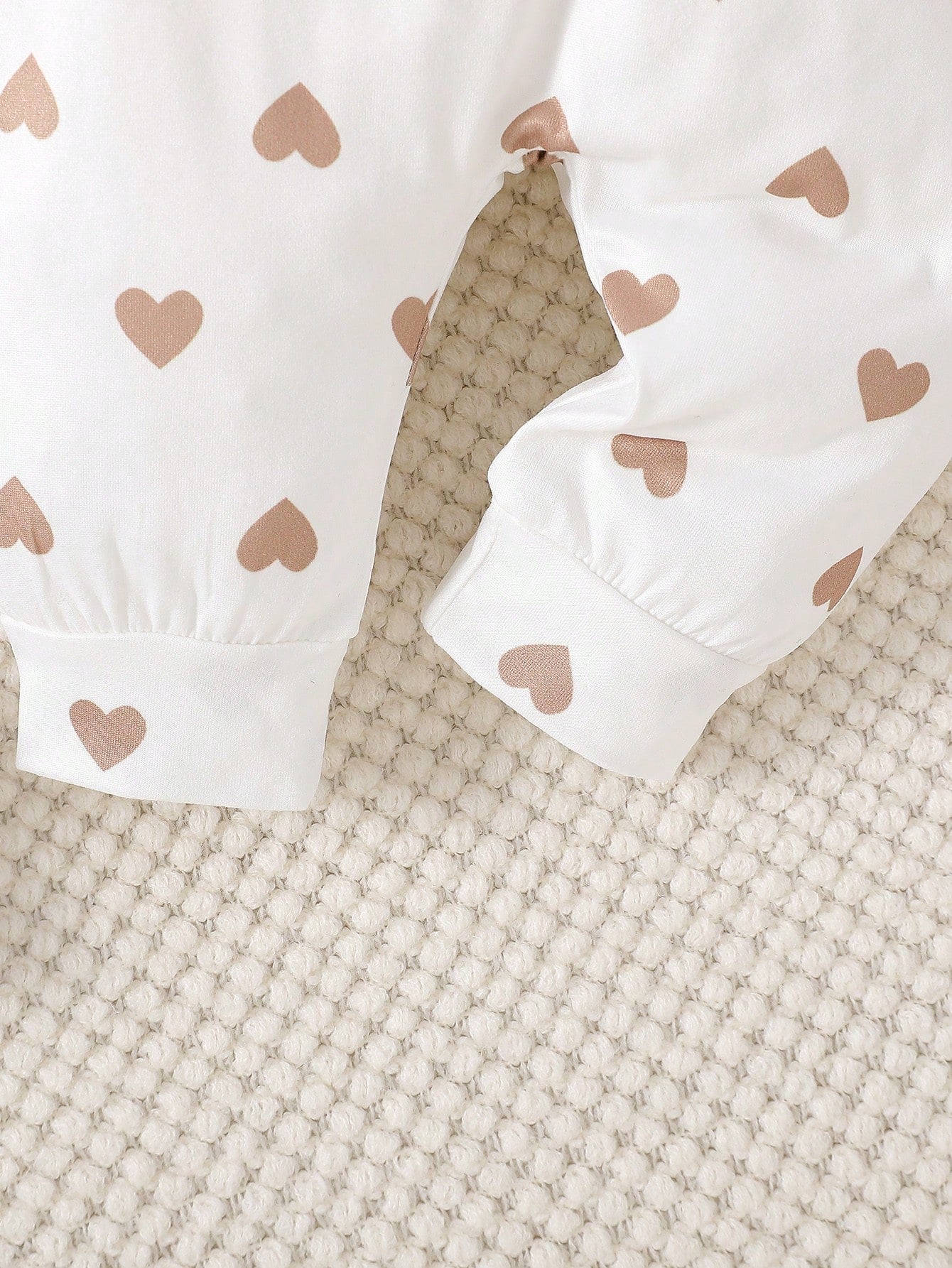 3pcs Newborn Baby Girls Autumn/Winter Cute Ribbed Puff Sleeve Bodysuit, Heart Pattern Bow Pants And Headband Set