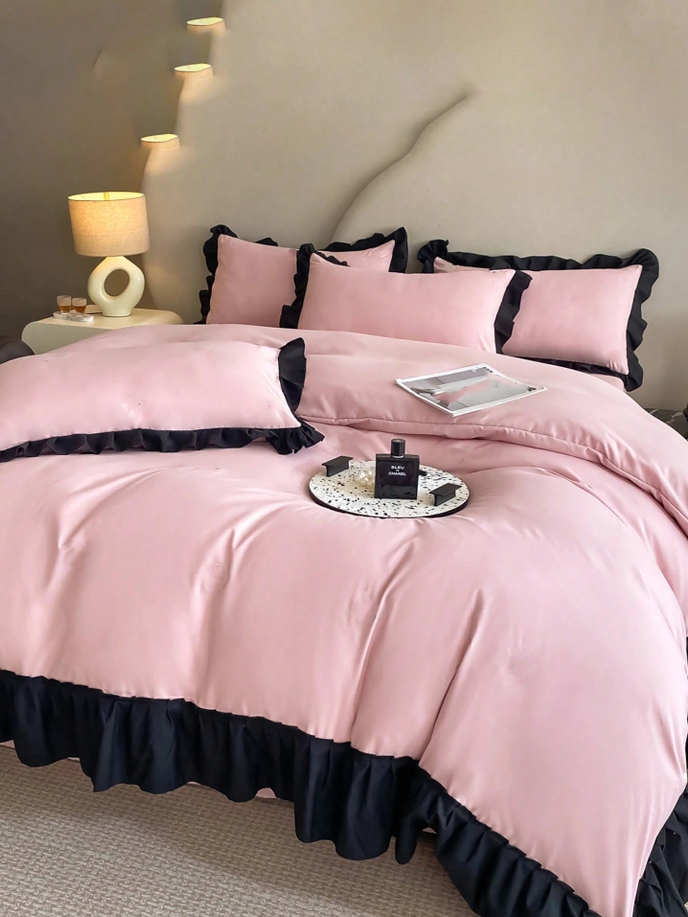 3pcs Soft & Cozy Bedding Set (1 Duvet Cover + 2 Pillow Cases), Pink & Black Ruffled Edges, Suitable For Bedroom And Guest Room