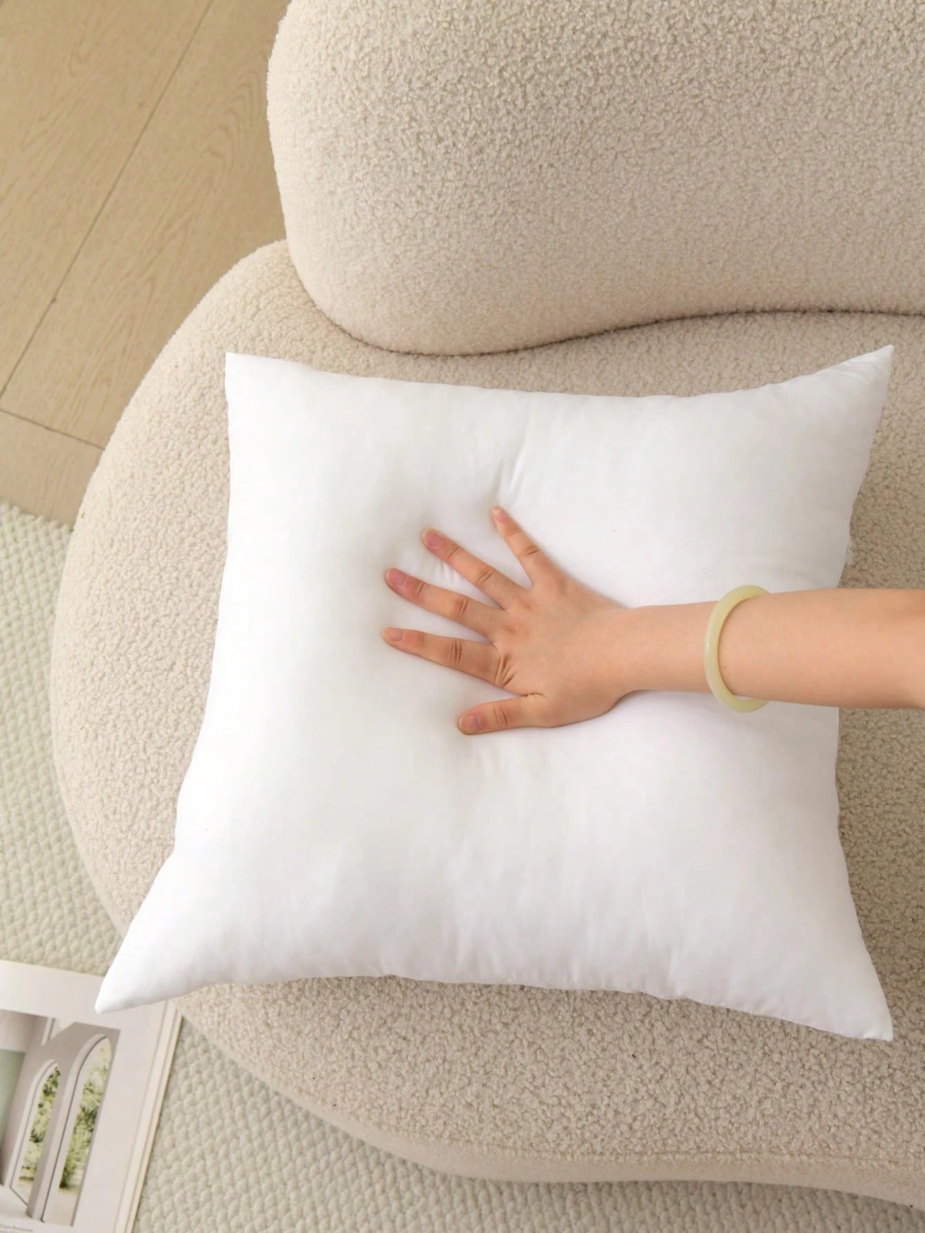 4-Piece Set White Square Stuffed Pillow Inserts, Soft And Fluffy, Hypoallergenic 100% Fiber Pillow Core, Machine Washable, Suitable For Living Room, Bedroom, Sofa, Office, Minimalist And Fashionable H