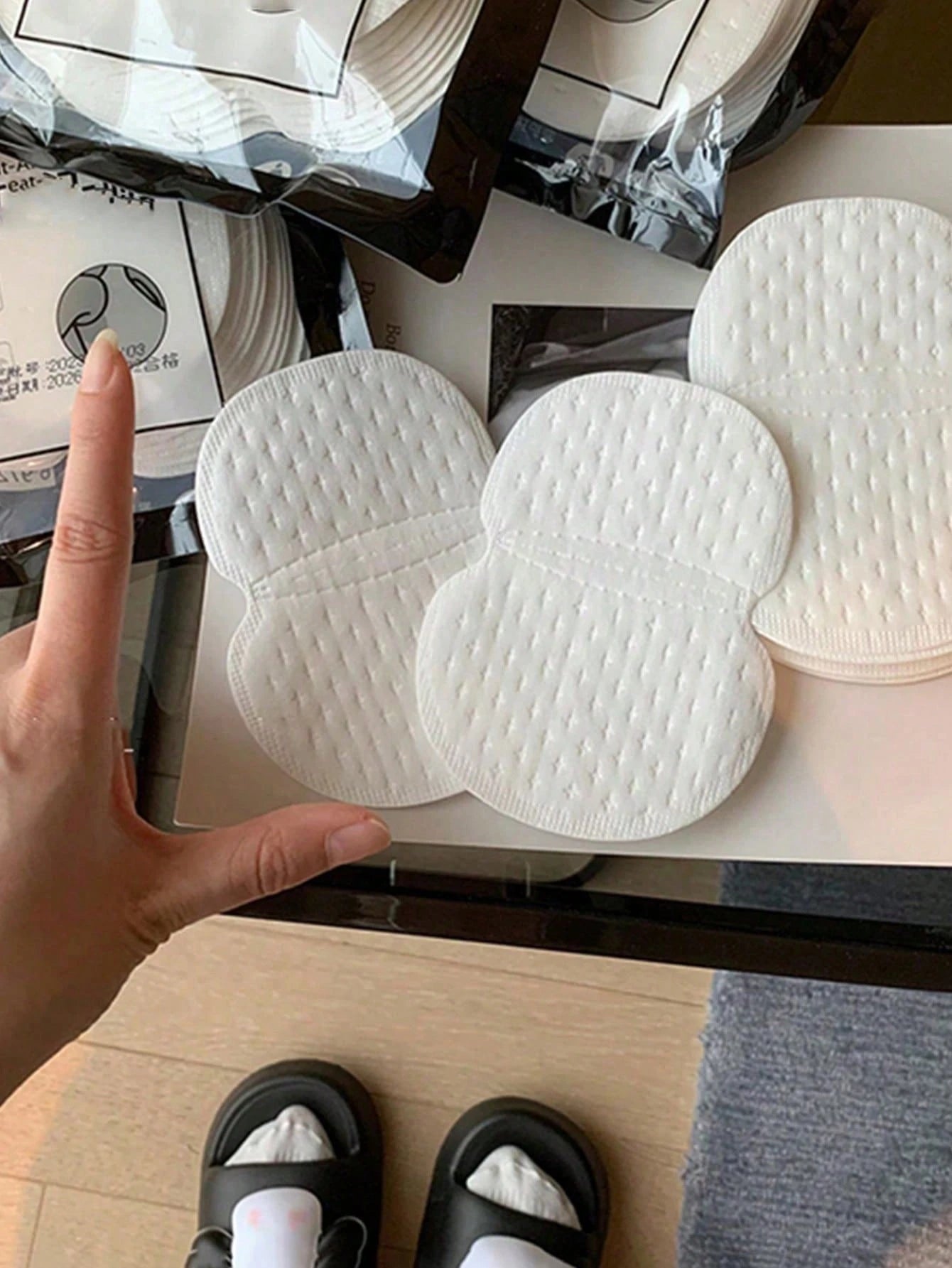 50/80pcs/Set Disposable Non-Woven Fabric Invisible Pad Anti-Sweat Patch, Minimalist White Underarm Anti-Sweat Patch,For Long-Lasting And Effective Sweat Prevention, Invisible Sweat Absorption, Under T