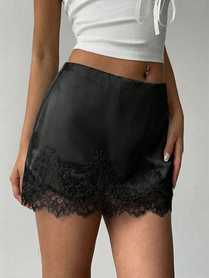Aloruh Women's Elegant Low-Waist Lace Patchwork Satin Mini Skirt, Black