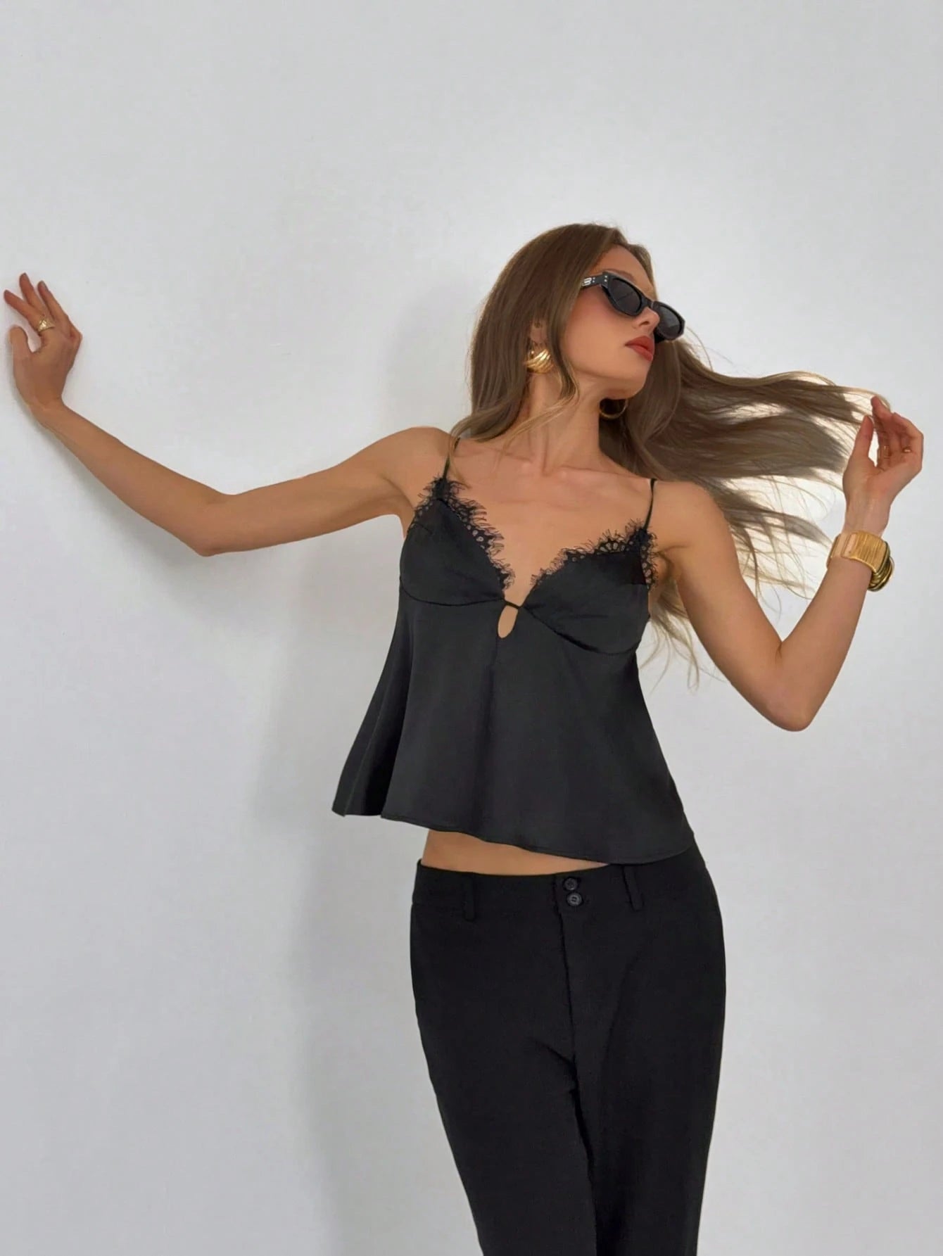 Aloruh Women's Solid Black Lace Trim Camisole, Spring/Summer,Summer Top Night Out Date Night Sexy