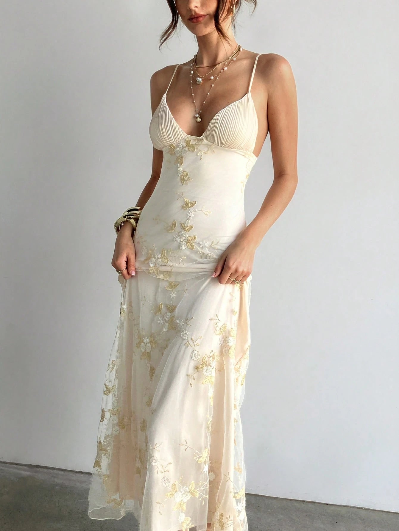 Aloruh Women's White Floral Elegant Party Maxi Dress, Deep V Ruched Bust Embroidered Fitted Waist Summer Wedding Guest Dress Island Vacation Outfits