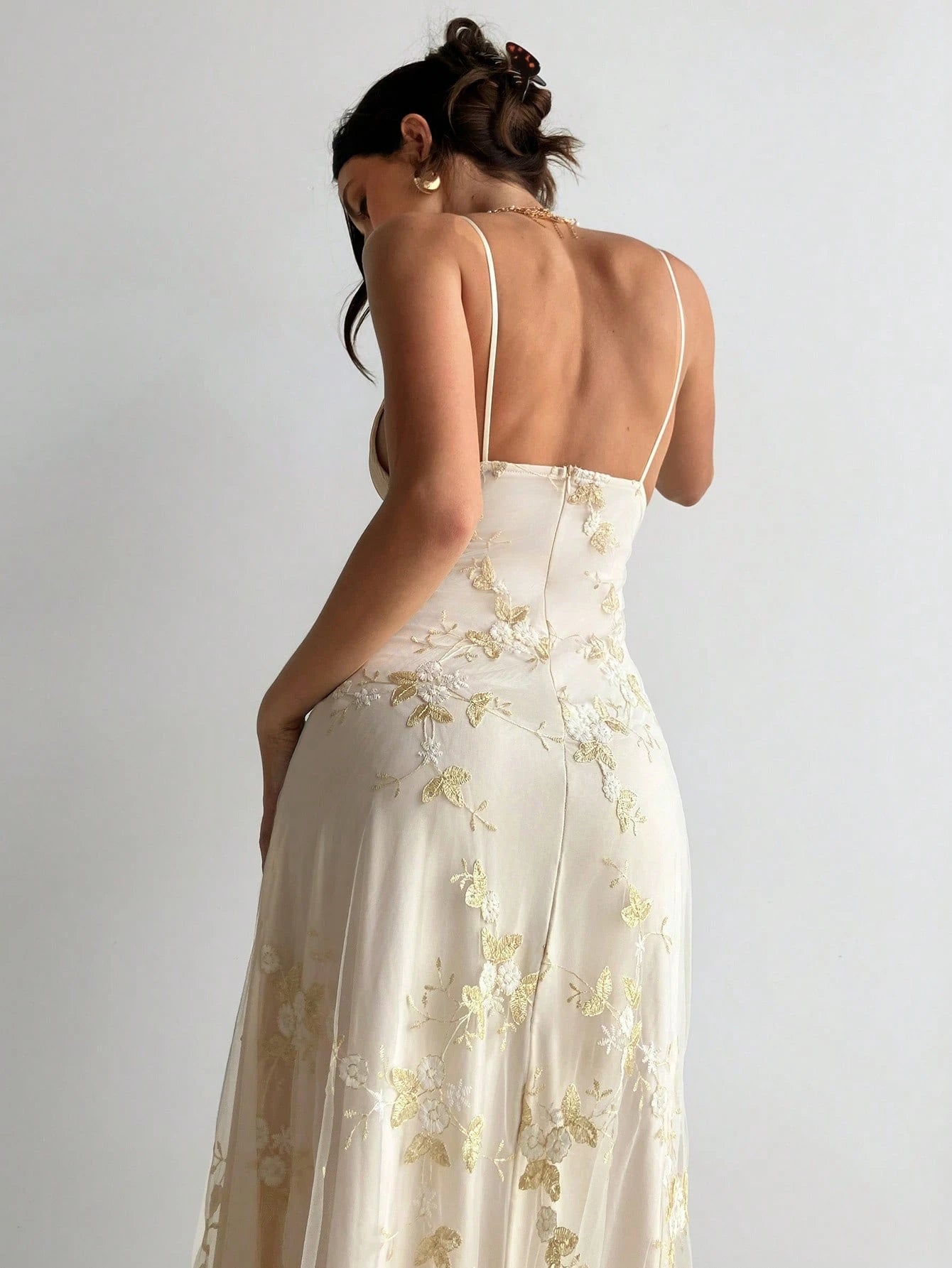 Aloruh Women's White Floral Elegant Party Maxi Dress, Deep V Ruched Bust Embroidered Fitted Waist Summer Wedding Guest Dress Island Vacation Outfits
