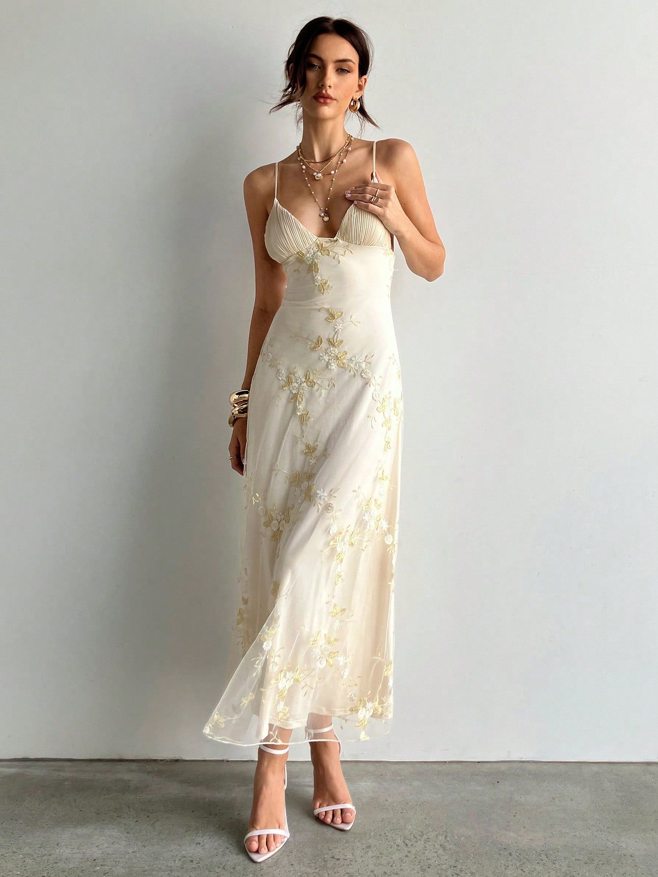 Aloruh Women's White Floral Elegant Party Maxi Dress, Deep V Ruched Bust Embroidered Fitted Waist Summer Wedding Guest Dress Island Vacation Outfits