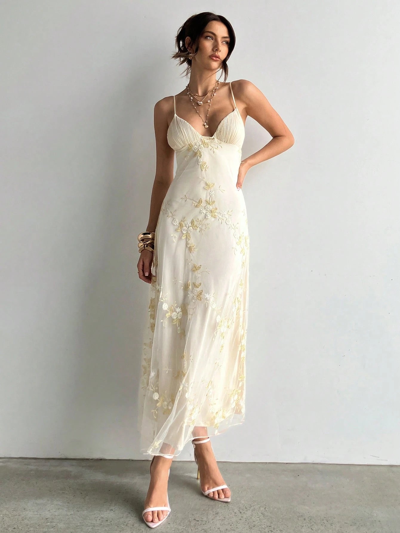 Aloruh Women's White Floral Elegant Party Maxi Dress, Deep V Ruched Bust Embroidered Fitted Waist Summer Wedding Guest Dress Island Vacation Outfits
