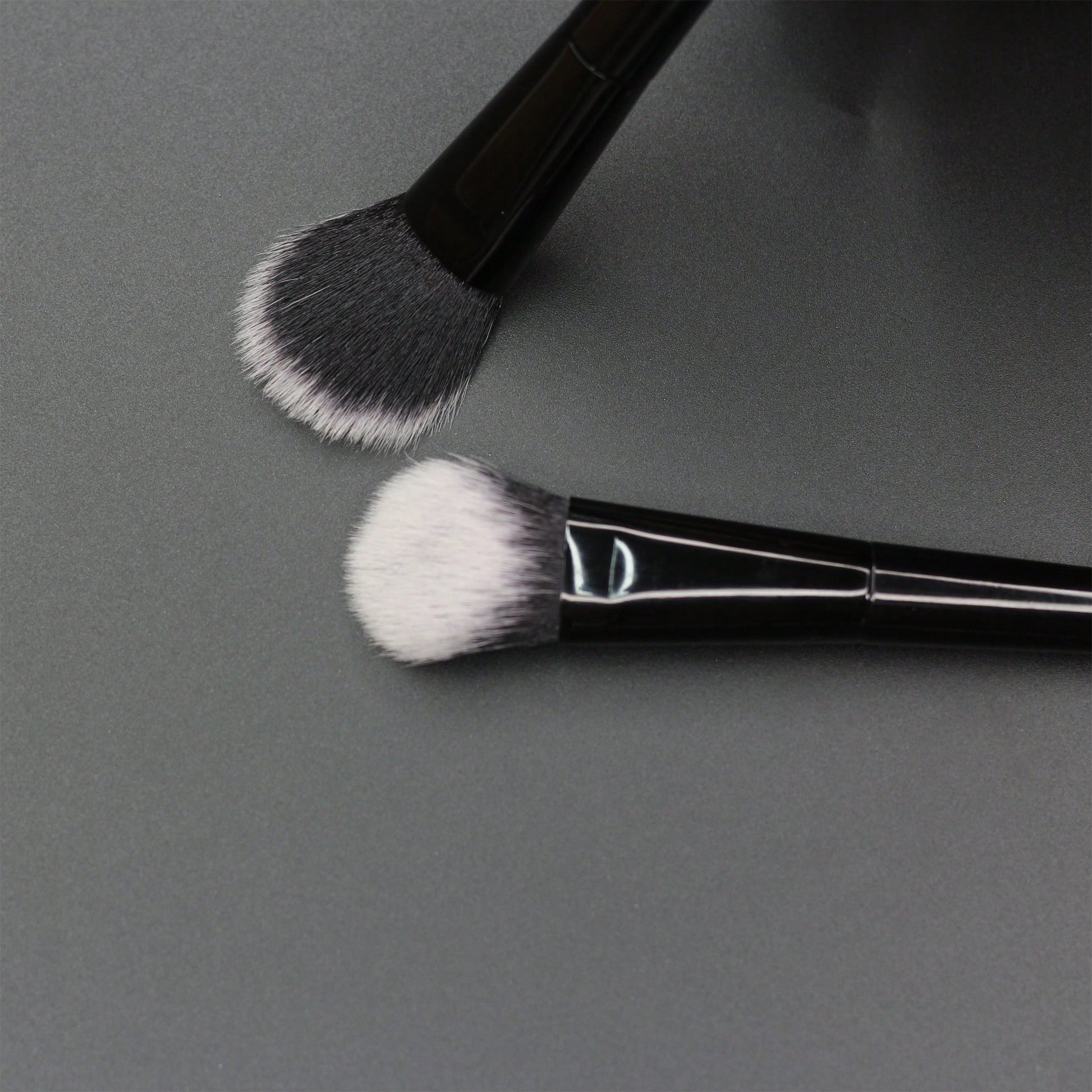 Angled Large Cut Crease Concealer Brush, Blush Brush/ Multiple Colors Available/ Brush Head Shape Fits Facial Contour, Angled Shape And Large Cut Crease Curve Make Operation More Efficient/ Precise