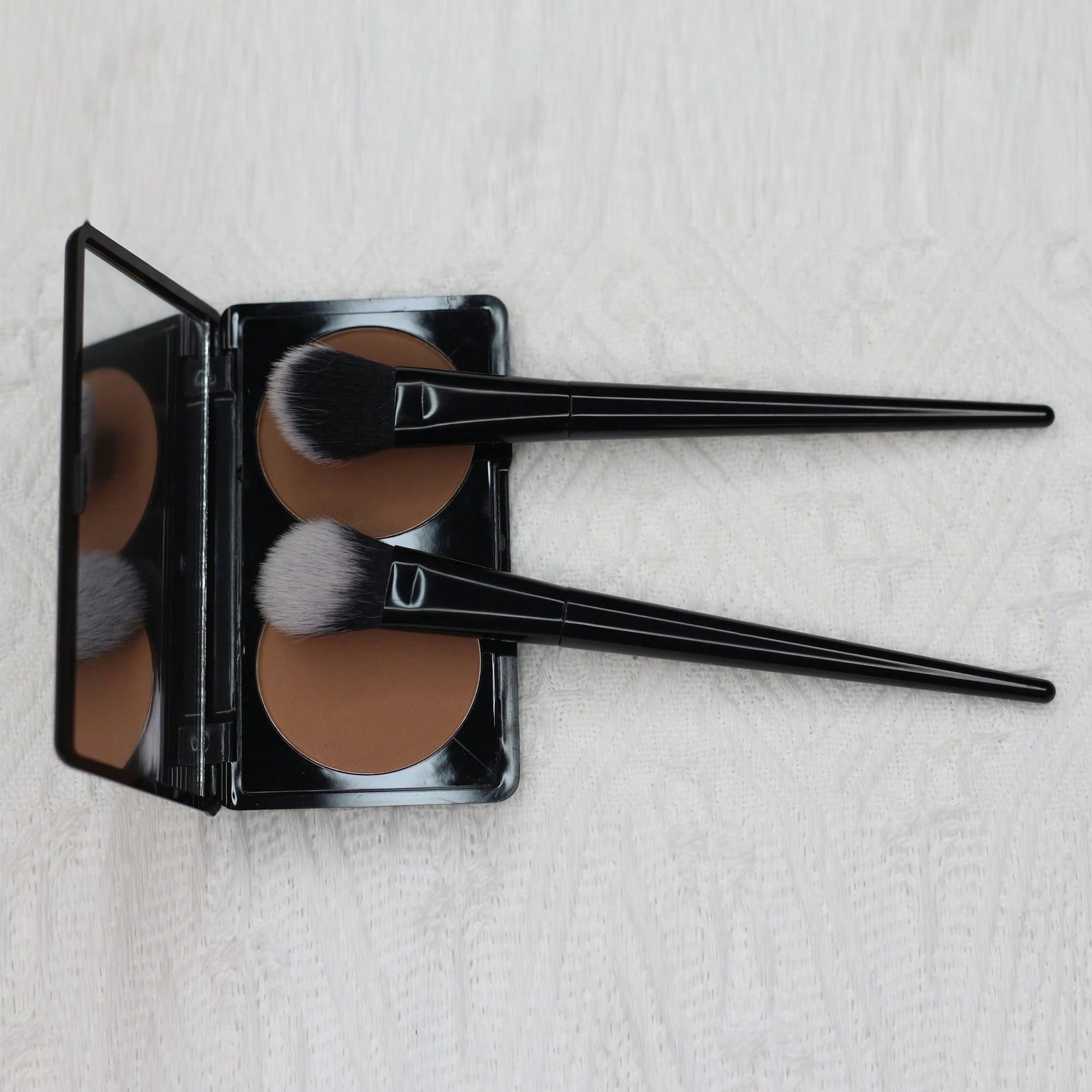 Angled Large Cut Crease Concealer Brush, Blush Brush/ Multiple Colors Available/ Brush Head Shape Fits Facial Contour, Angled Shape And Large Cut Crease Curve Make Operation More Efficient/ Precise