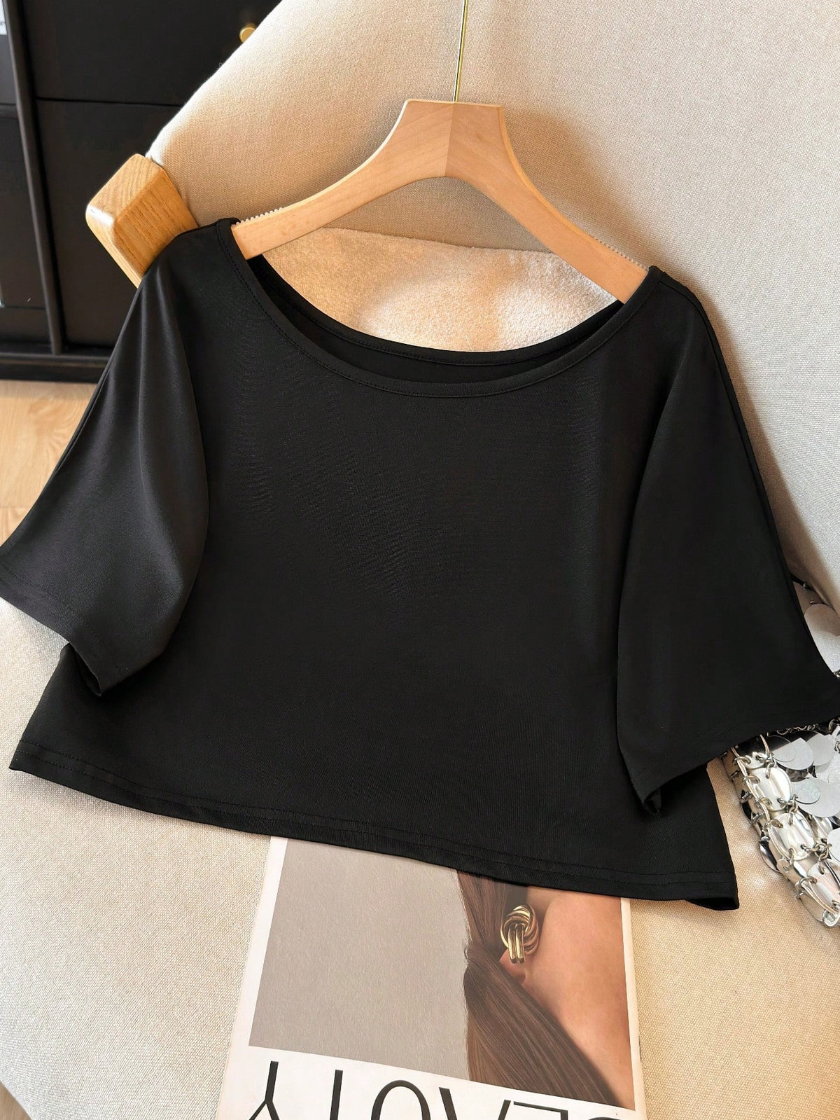 AuroraSilk Women's Off-Shoulder Cropped Top, Polyester Blend Off-Shoulder Cropped Tee Shirt- Casual Style, Machine Washable, Solid Color, Suitable For All Seasons Black Summer