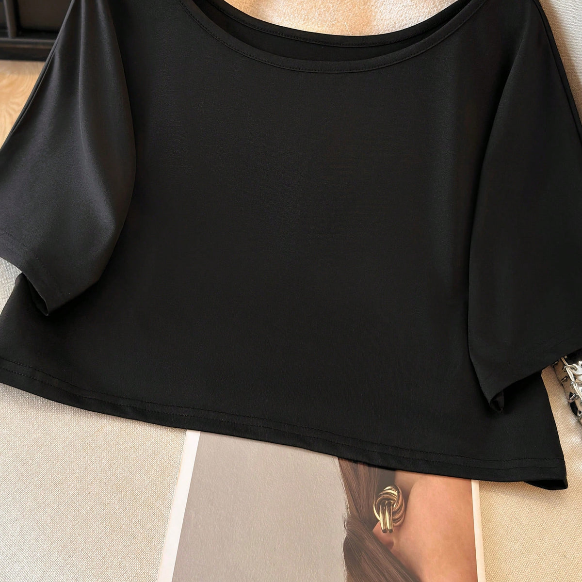 AuroraSilk Women's Off-Shoulder Cropped Top, Polyester Blend Off-Shoulder Cropped Tee Shirt- Casual Style, Machine Washable, Solid Color, Suitable For All Seasons Black Summer