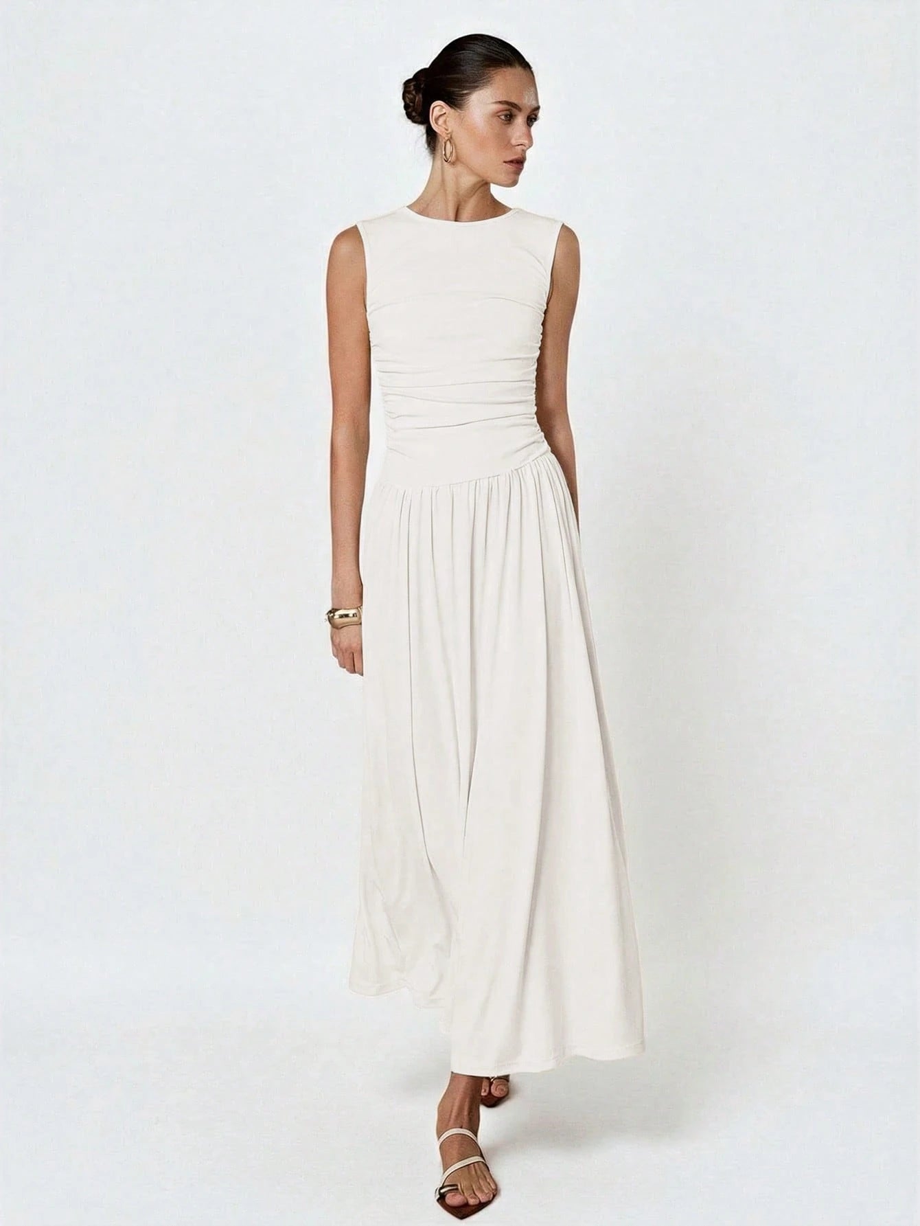 Aveloria Modichic White Minimalist Elegant Pleated Round Neck Sleeveless Dress
