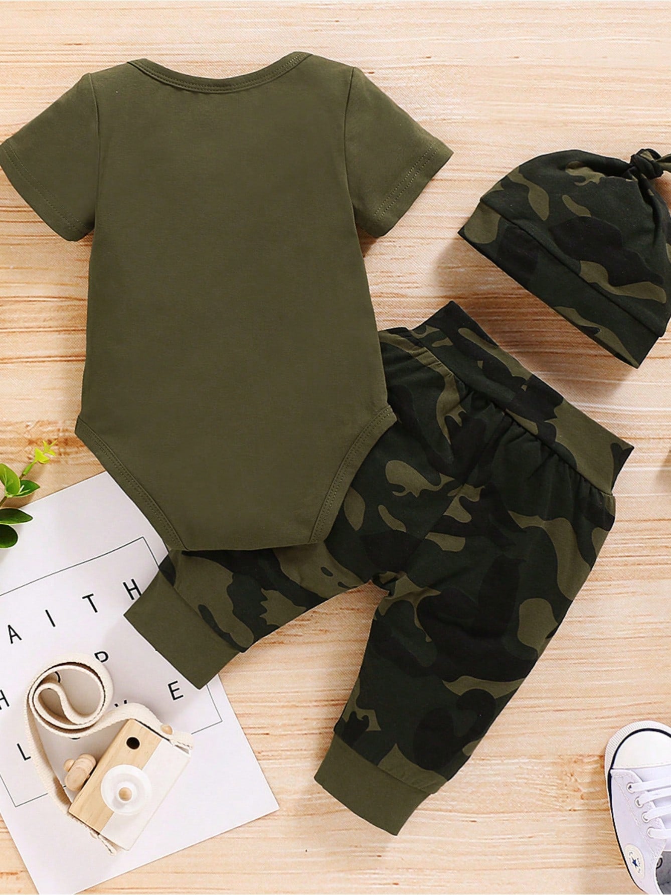 Baby Boy'S Cotton Outfit Set Camo Print Long Pants With Coordinating Short Sleeve "MAMA'S BOY" Bodysuit, Casual Style, Infant Fashion Clothing Set