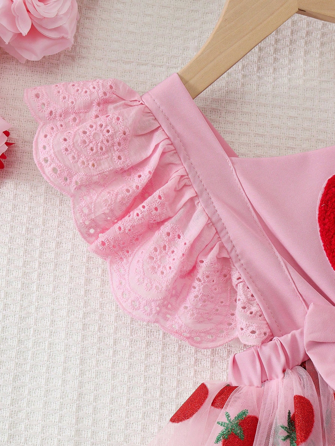 Baby Girl's Sleeveless Ruffled Shoulder Strap Strawberry Print Bow Decor Double Layer Tulle Bodysuit & Hat Set