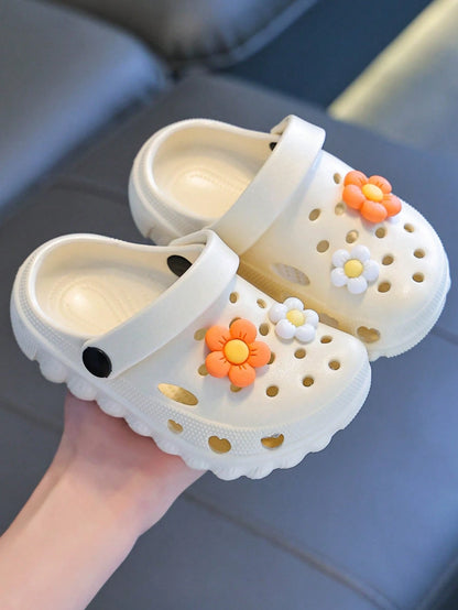 Baby Hollow Clogs Spring/Summer New Style Simple Versatile Hollow Fashion 2-Way Wear Beach Clogs Soft Sole Comfortable