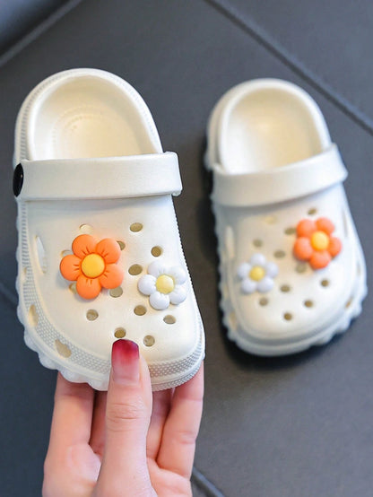 Baby Hollow Clogs Spring/Summer New Style Simple Versatile Hollow Fashion 2-Way Wear Beach Clogs Soft Sole Comfortable