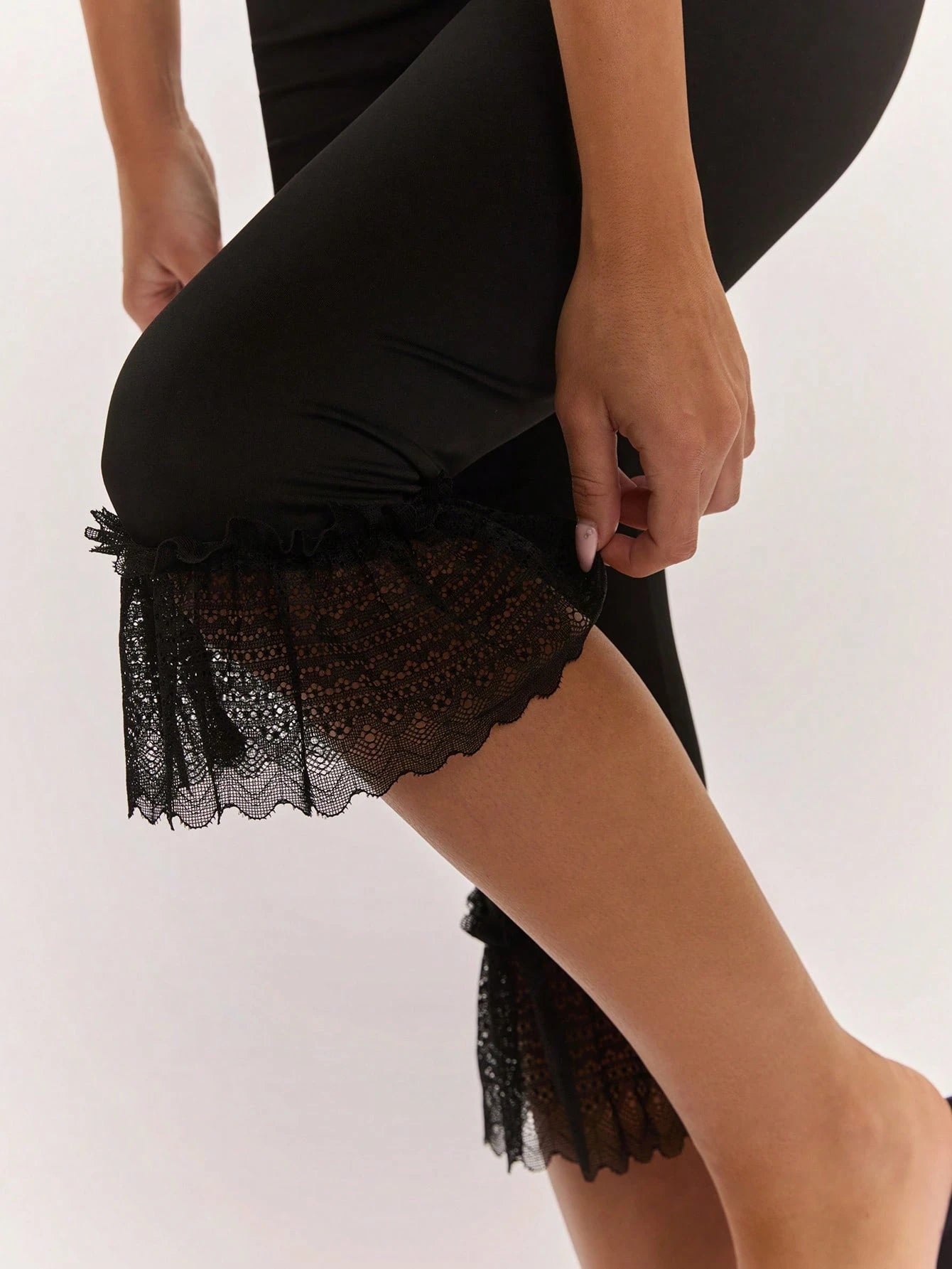 BAE Women's Solid Color Lace Patchwork Slim Fit Fashionable Summer Pants/Work Outfits For Women/Black Pants