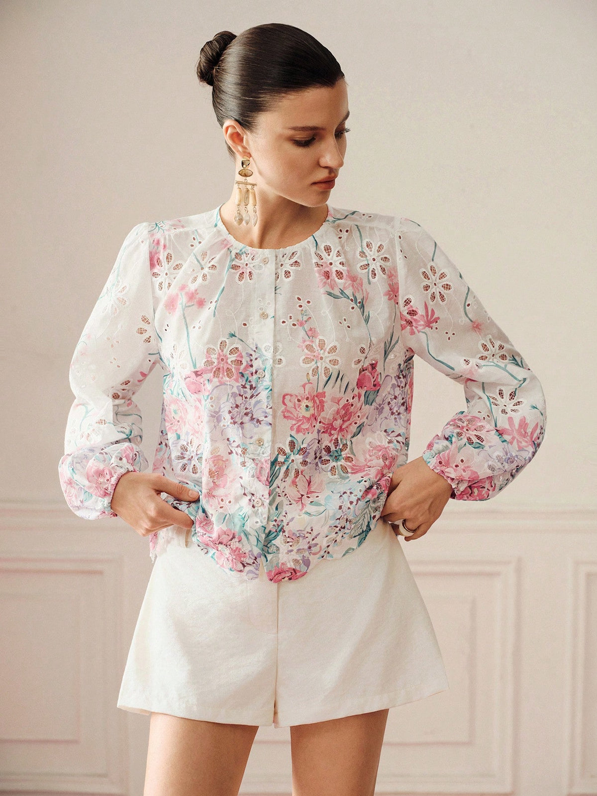 BELROSIE Summer New French Style Premium Loose Embroidered Hollow Out Print Patchwork Long Sleeve Button-Up Shirt, White Contrast Color Heavy Craft Floral Embroidery Blouse, Floral Print, Hollow Lace