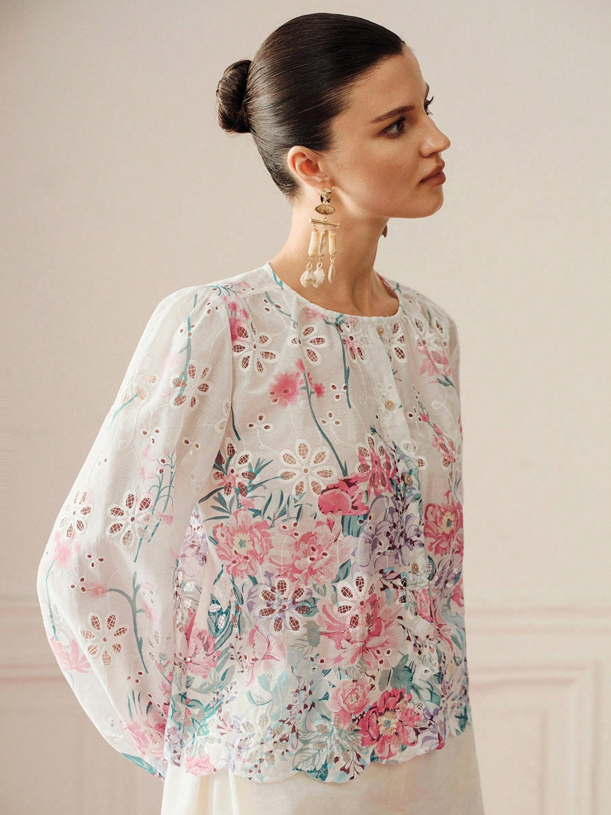BELROSIE Summer New French Style Premium Loose Embroidered Hollow Out Print Patchwork Long Sleeve Button-Up Shirt, White Contrast Color Heavy Craft Floral Embroidery Blouse, Floral Print, Hollow Lace