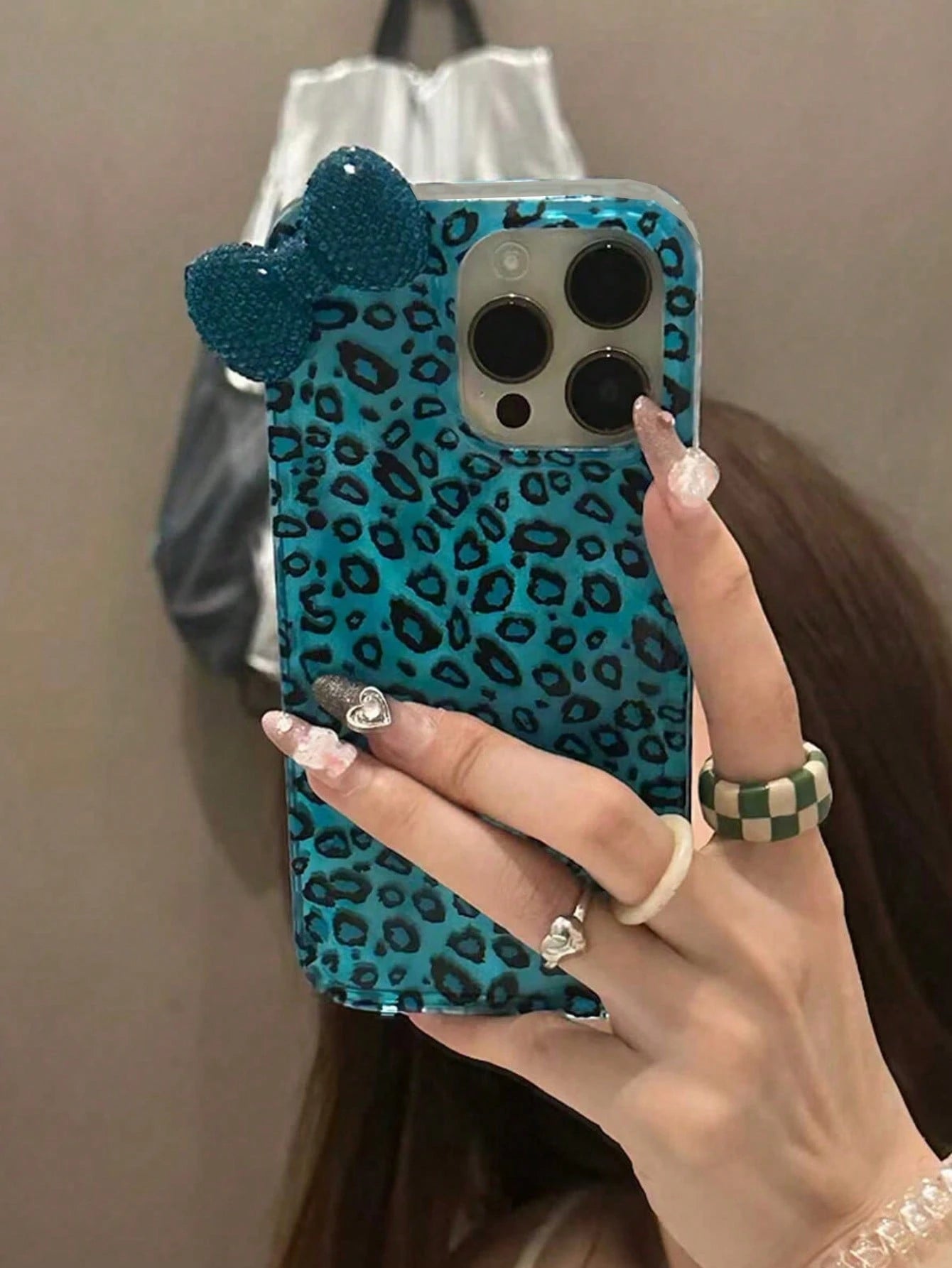 Blue Leopard Print Blue Bow Element Fashion Phone Case 3D Rhinestone Bow Leopard Print Phone Case, Compatible With 17 Pro Max, 17 Pro, 17 Air, 17, 16, 15, 14, 13, 12 Pro Max, 11, Fashionable Shock-Res