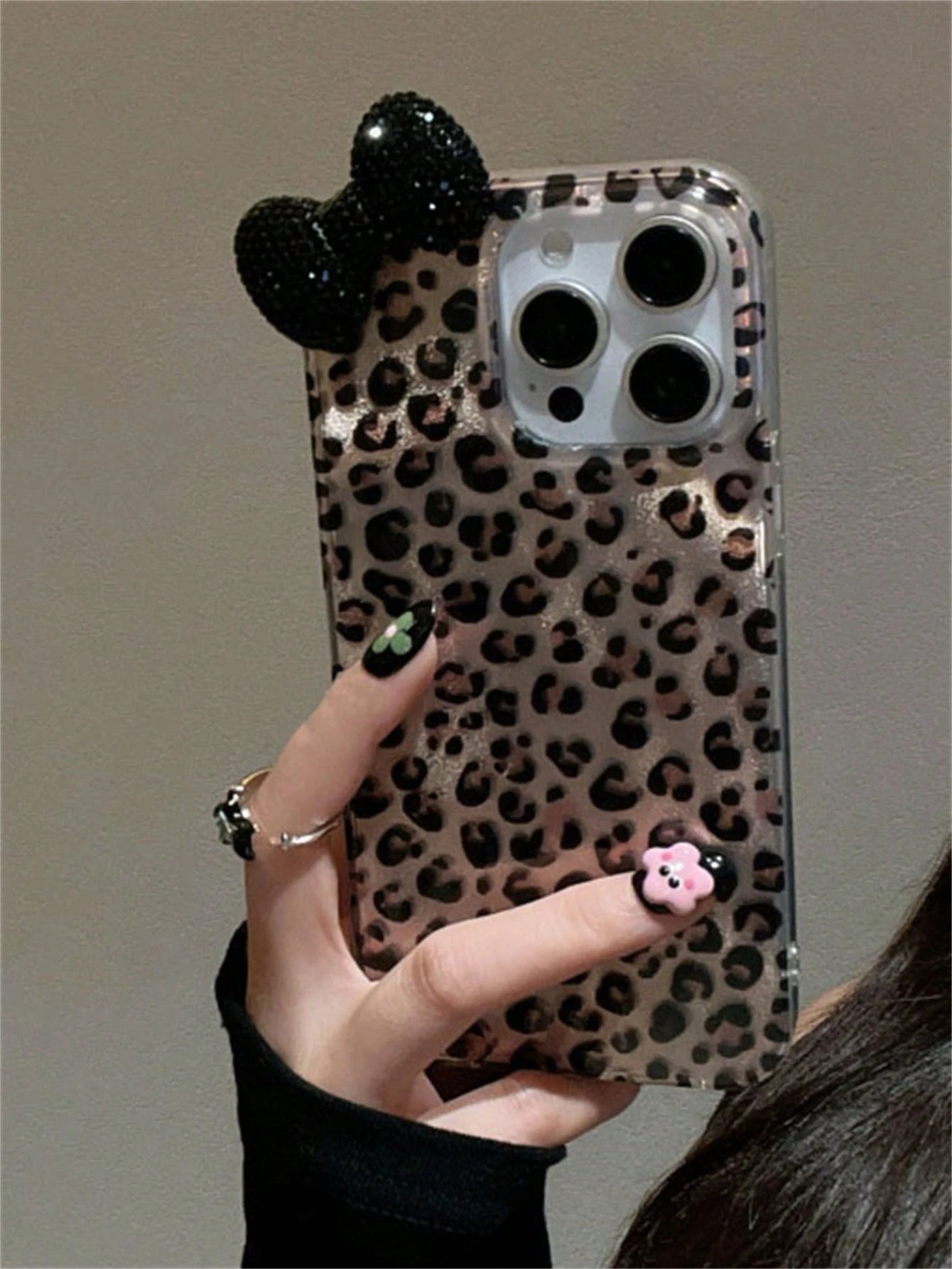 Blue Leopard Print Blue Bow Element Fashion Phone Case 3D Rhinestone Bow Leopard Print Phone Case, Compatible With 17 Pro Max, 17 Pro, 17 Air, 17, 16, 15, 14, 13, 12 Pro Max, 11, Fashionable Shock-Res