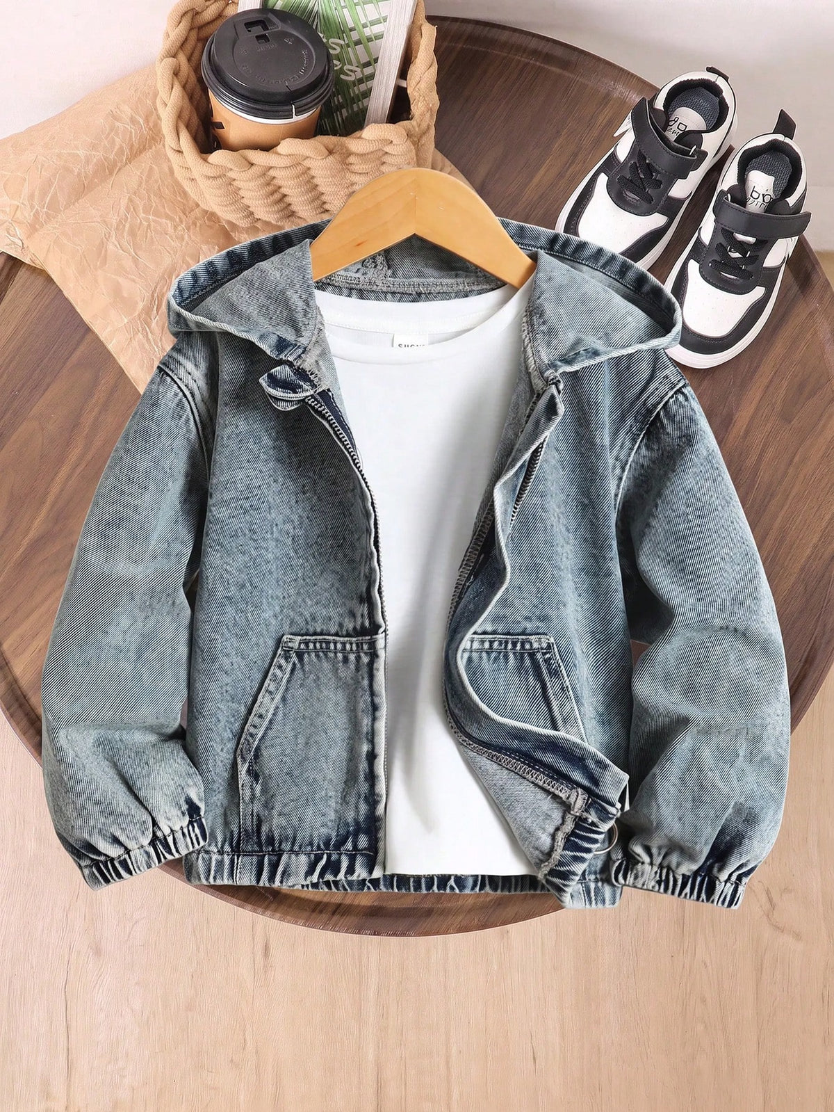 Boys' New Vintage Mid-Blue Washed Denim Hooded Jacket, American Street Style, Brand, Premium Cool Niche Denim Jacket, Comfortable Soft Fabric, Suitable For Casual Outings And Outdoor Wear, Perfect Mat