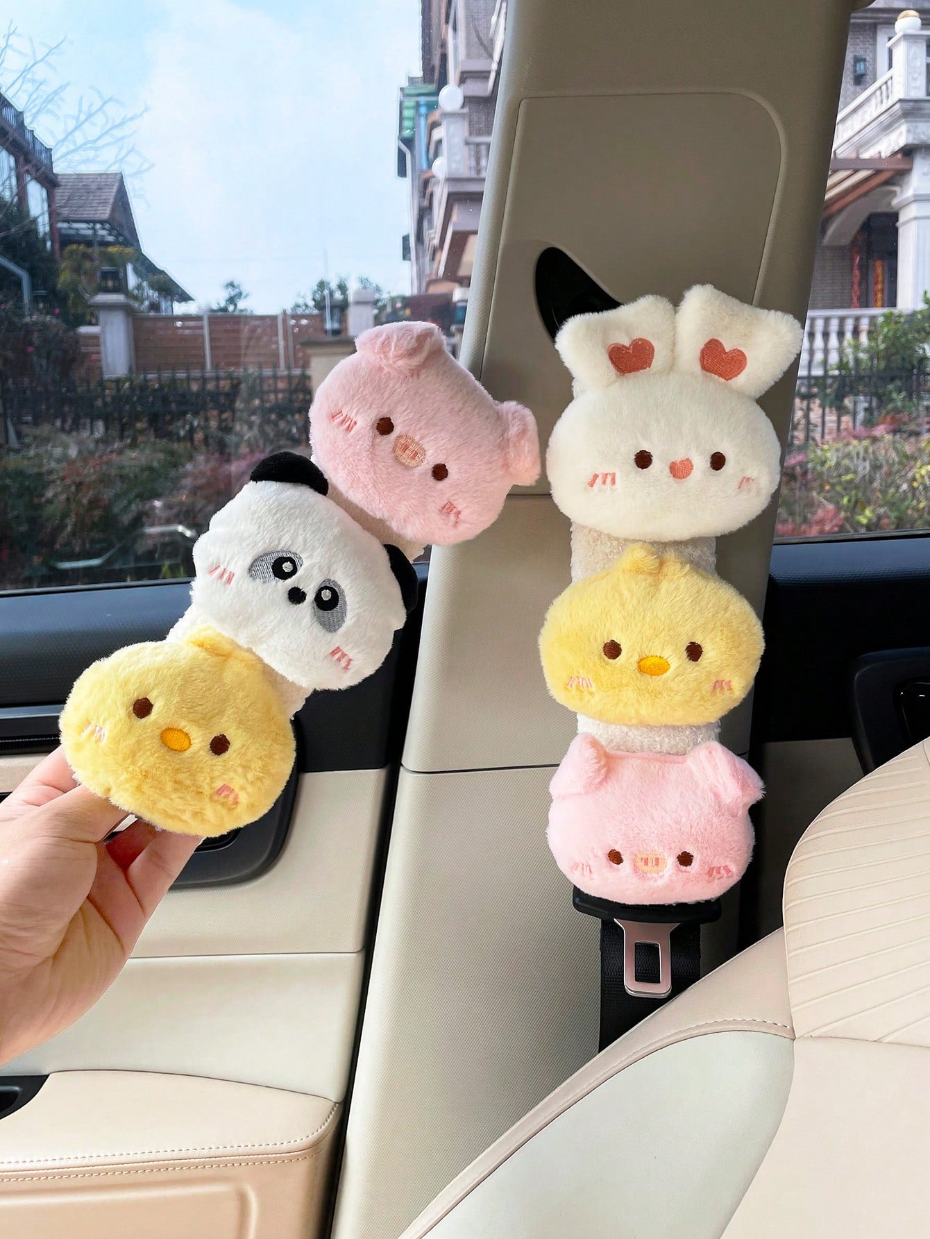 Car Seat Belt Shoulder Pad Cartoon Cover Protector Plush Doll Seat Belt Clasp Cover, Car Interior Decoration Accessories