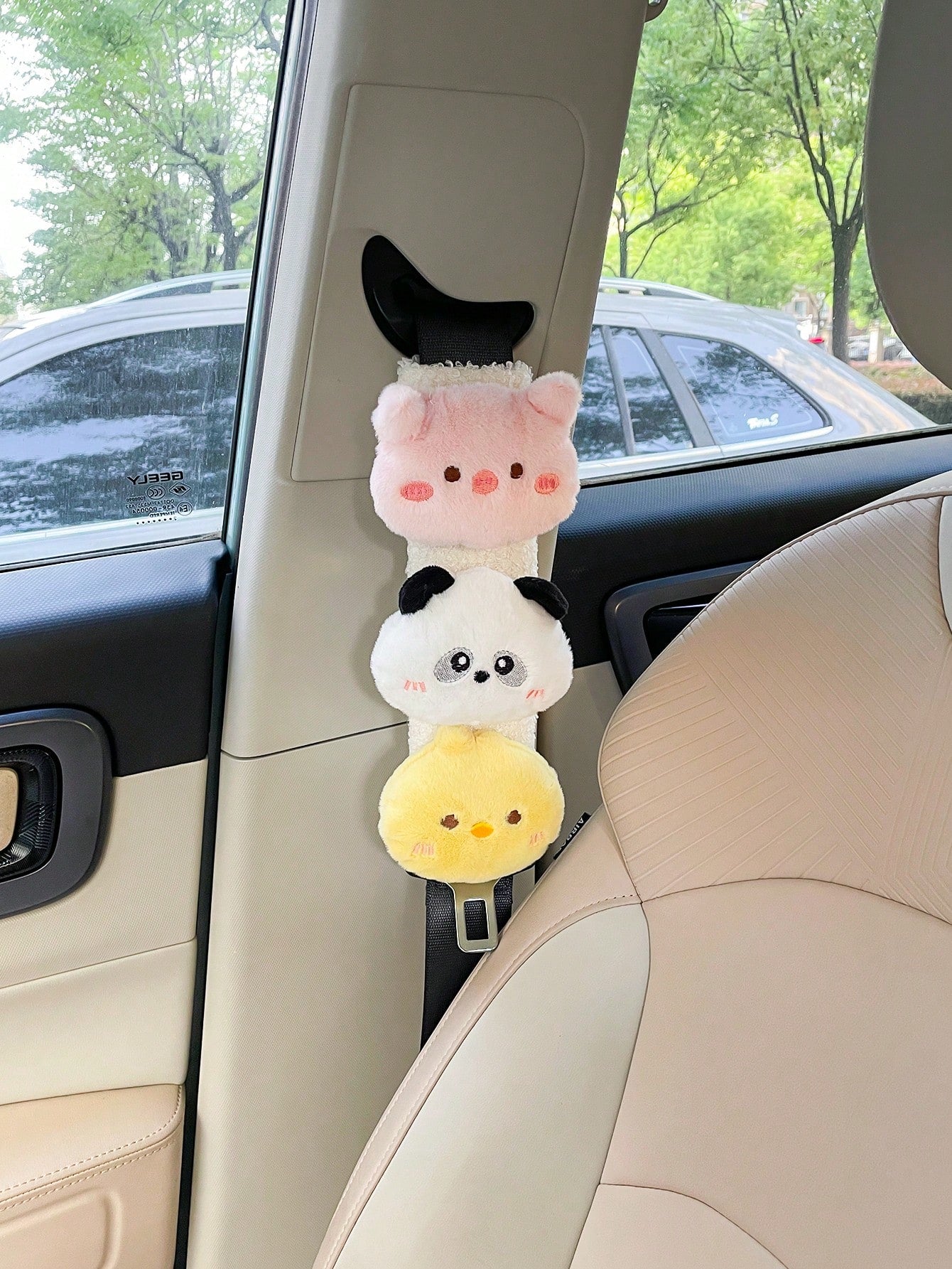 Car Seat Belt Shoulder Pad Cartoon Cover Protector Plush Doll Seat Belt Clasp Cover, Car Interior Decoration Accessories