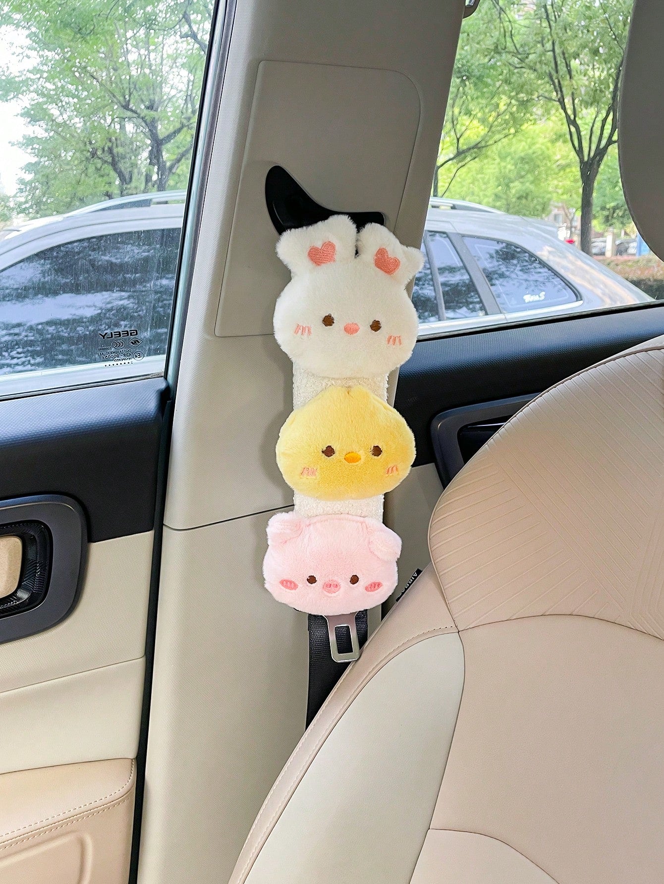 Car Seat Belt Shoulder Pad Cartoon Cover Protector Plush Doll Seat Belt Clasp Cover, Car Interior Decoration Accessories