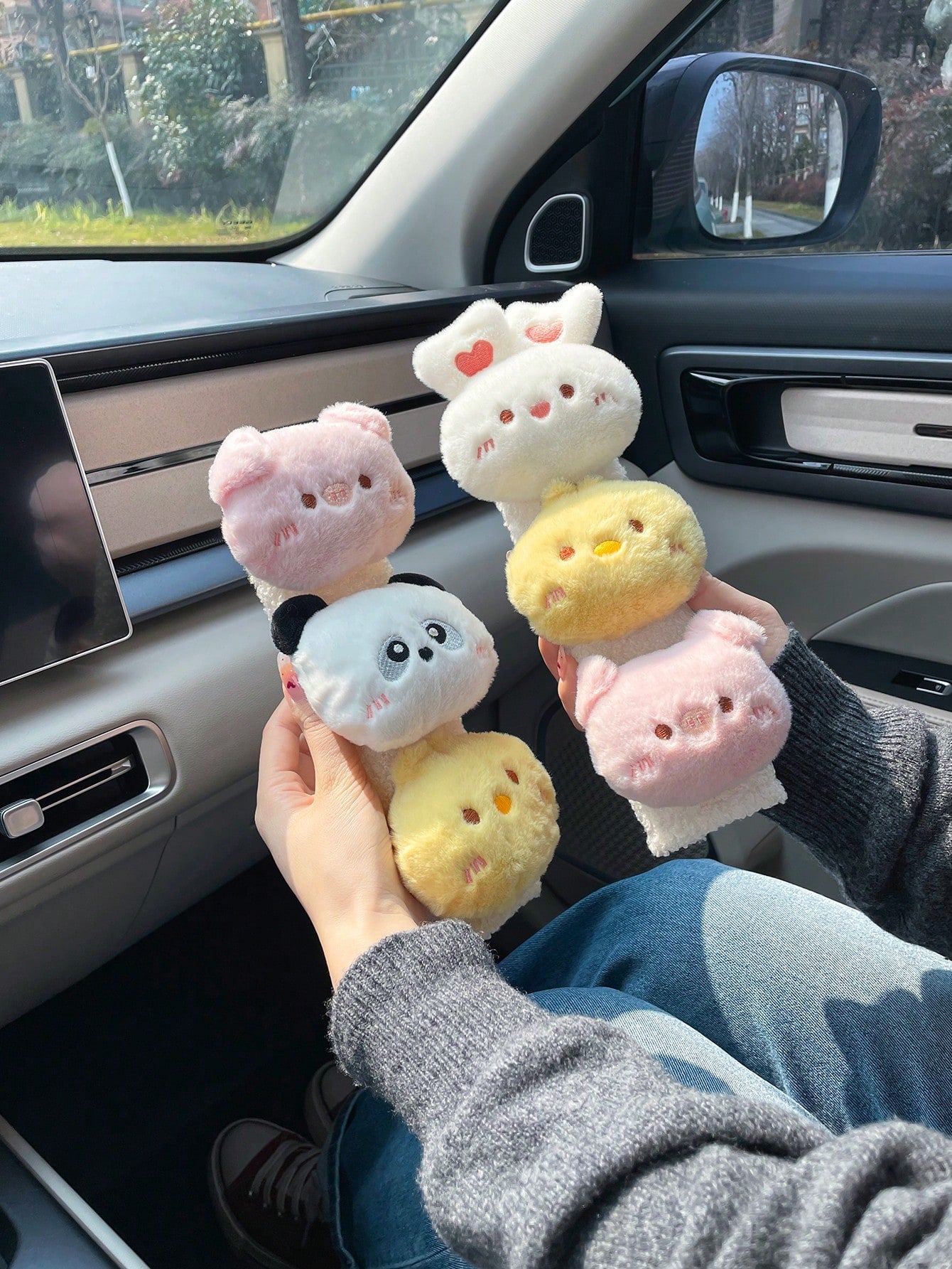 Car Seat Belt Shoulder Pad Cartoon Cover Protector Plush Doll Seat Belt Clasp Cover, Car Interior Decoration Accessories