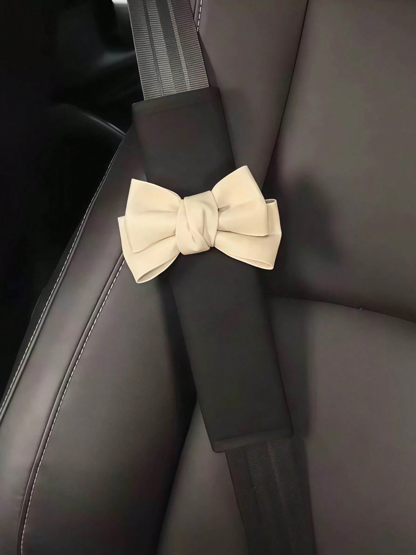 Car With Leather Bow Shoulder Pad Car Interior Decoration Supplies Car Cute Protective Cover All Seasons.