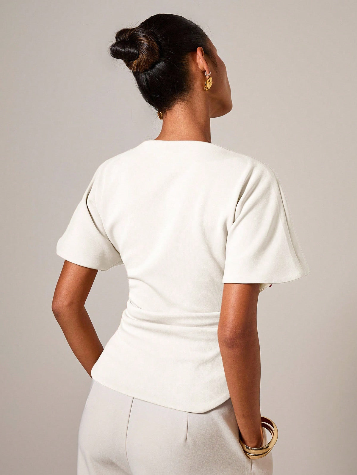 COSMINA Women's Elegant Ruched Round Neck T-Shirt, Suitable For All Seasons