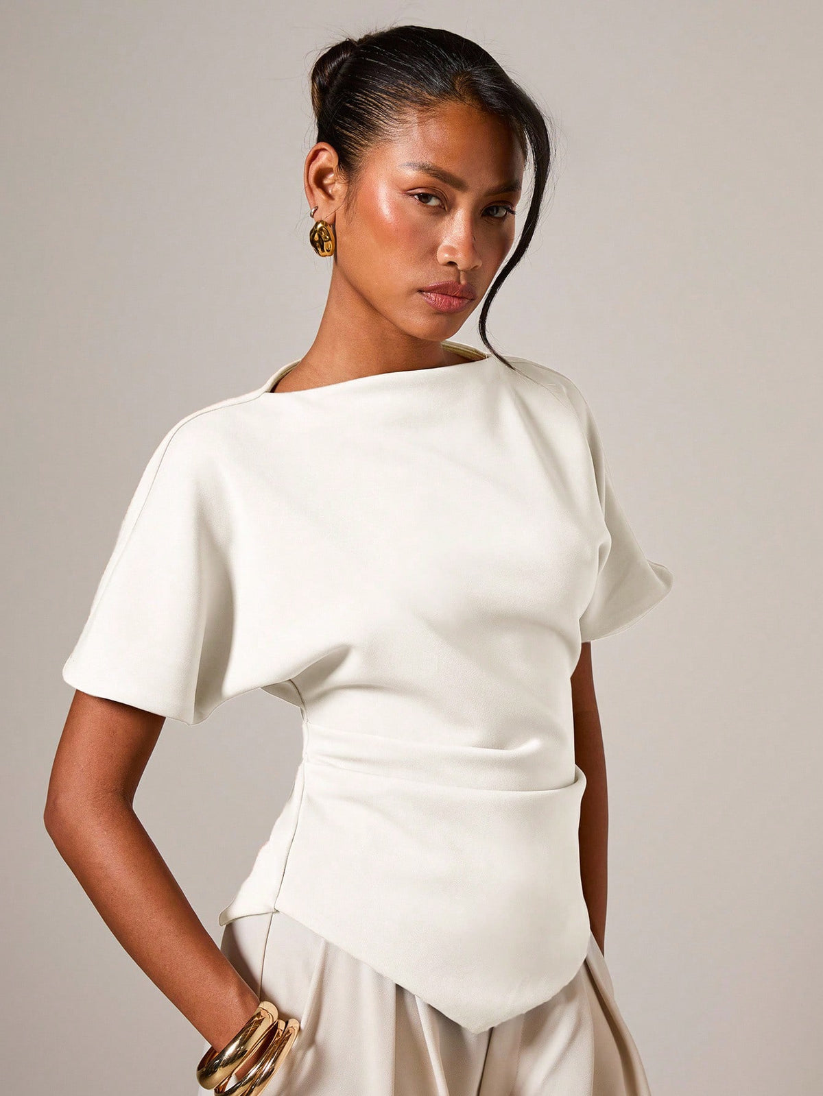 COSMINA Women's Elegant Ruched Round Neck T-Shirt, Suitable For All Seasons
