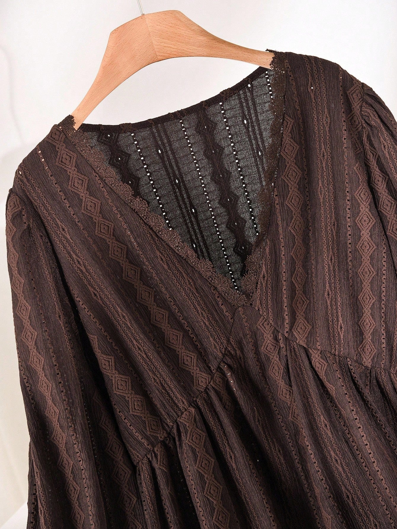 CosyJoli Women's Plus Size V-Neck Long Sleeve Cinched Waist Textured Brown Long Sleeve T-Shirt, Casual & Versatile Everyday Wear Fall