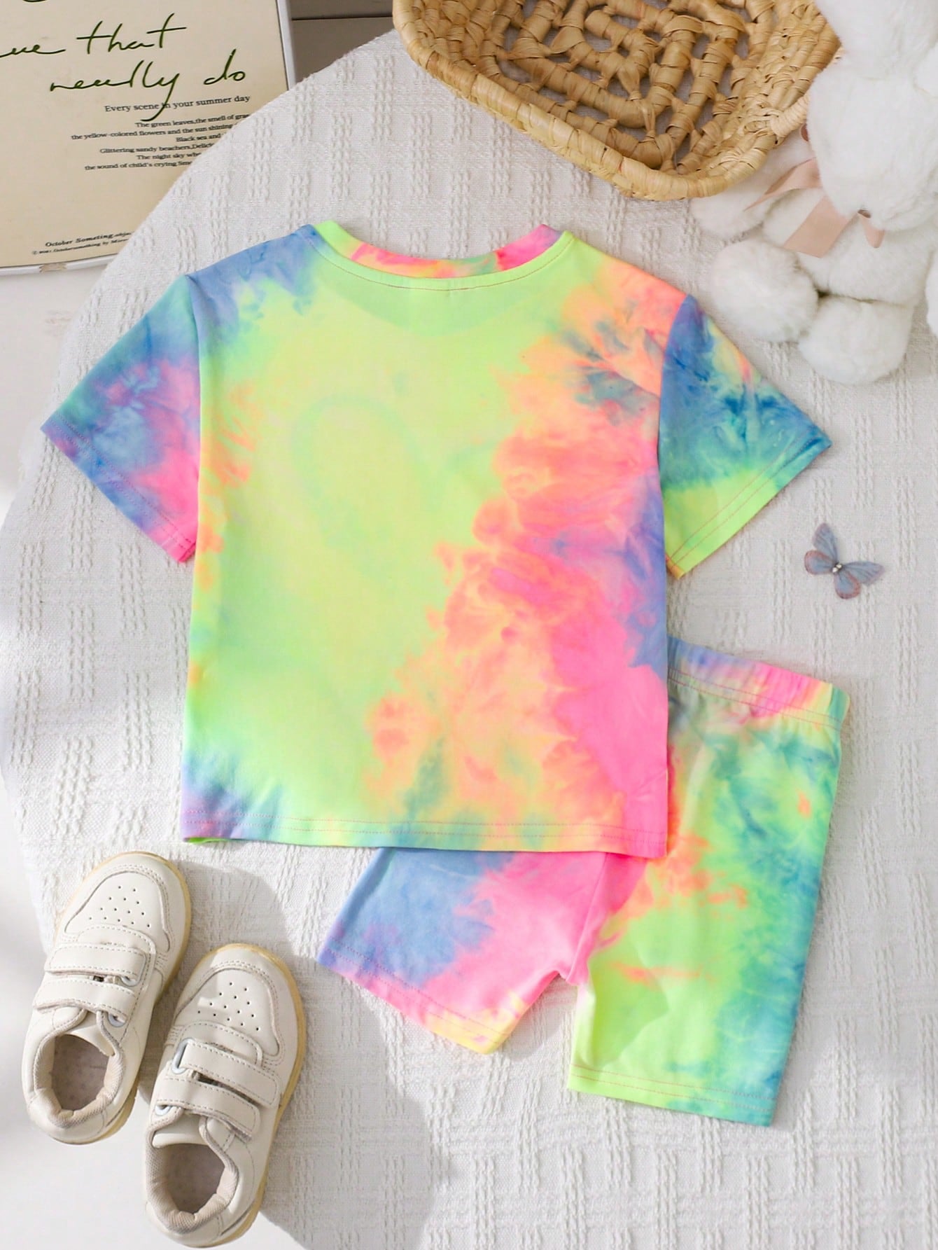 Cozy Pixies 3 Sets Baby Girl Casual Minimalist Heart Pattern Short Sleeve Top And Shorts Set, Suitable For Summer, Surprise Box- Get 1 Set Random