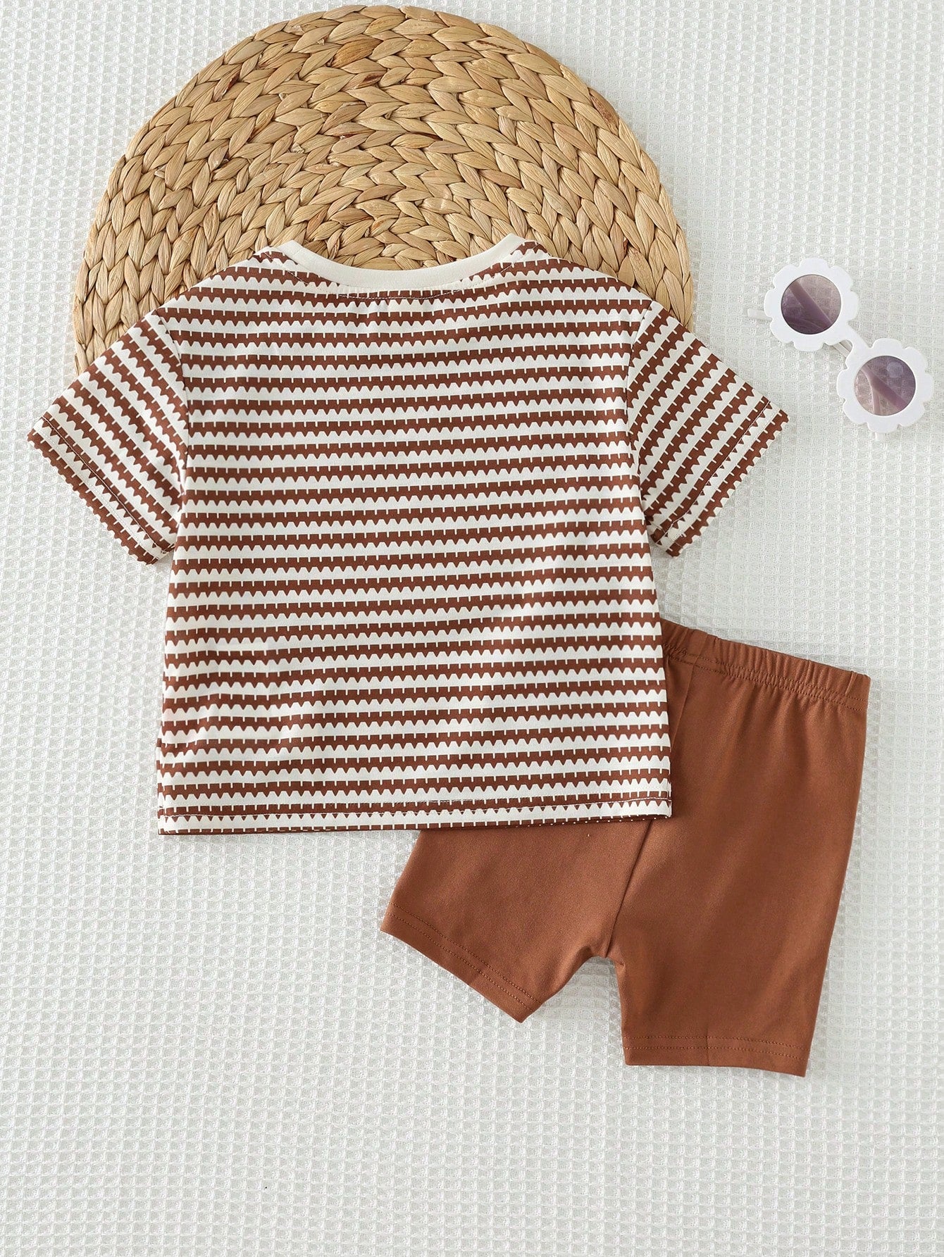 Cozy Pixies 3 Sets Baby Girl Casual Minimalist Heart Pattern Short Sleeve Top And Shorts Set, Suitable For Summer, Surprise Box- Get 1 Set Random