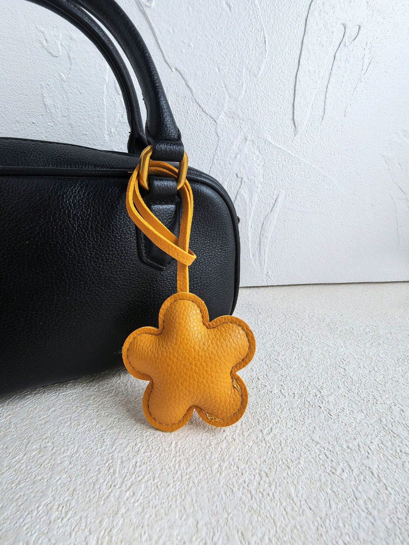 Creative Leather Heart Flower Hand Rope Pendant Exquisite PU Pendant Small Gifts Clothing Accessories Bag Pendant Winter Gifts For Women