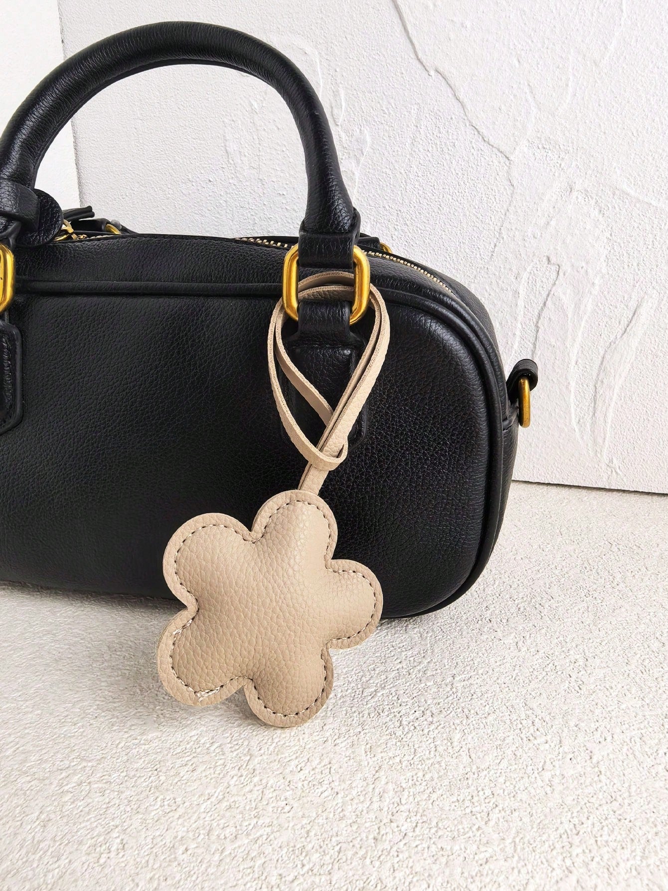 Creative Leather Heart Flower Hand Rope Pendant Exquisite PU Pendant Small Gifts Clothing Accessories Bag Pendant Winter Gifts For Women