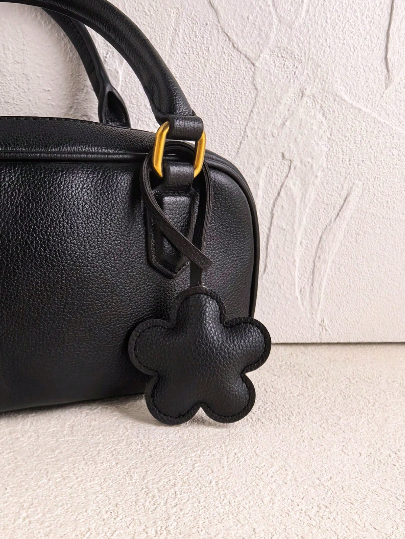 Creative Leather Heart Flower Hand Rope Pendant Exquisite PU Pendant Small Gifts Clothing Accessories Bag Pendant Winter Gifts For Women