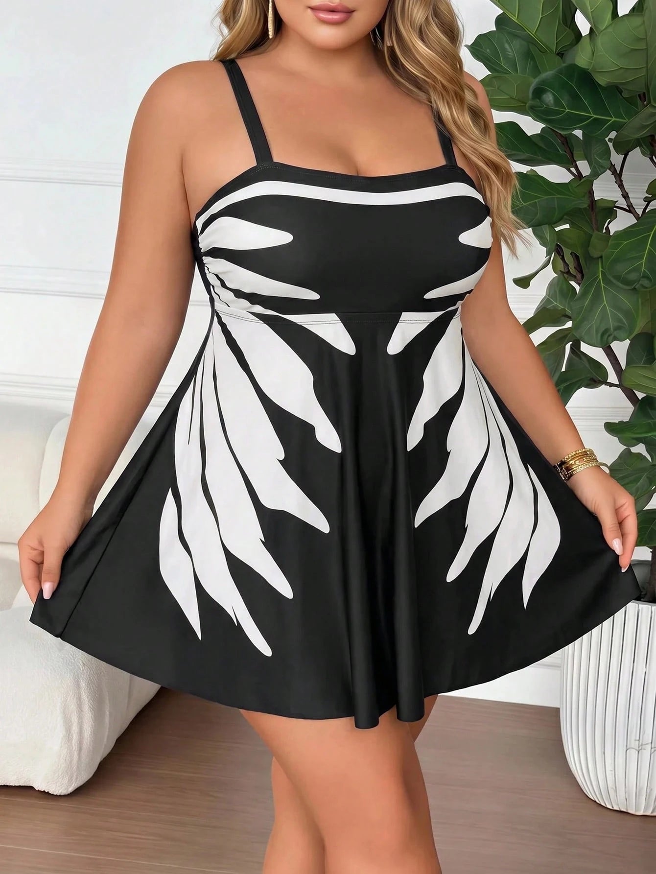 CURVE+ 2026 New Plus Size Women's Leaf & Floral Print Swim Dress