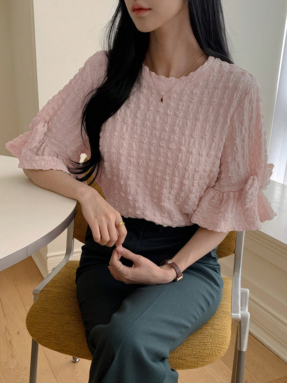 DAZY New Spring Women Puff Sleeve Bow Decor Special Fabric T-Shirt, Valentine's Day