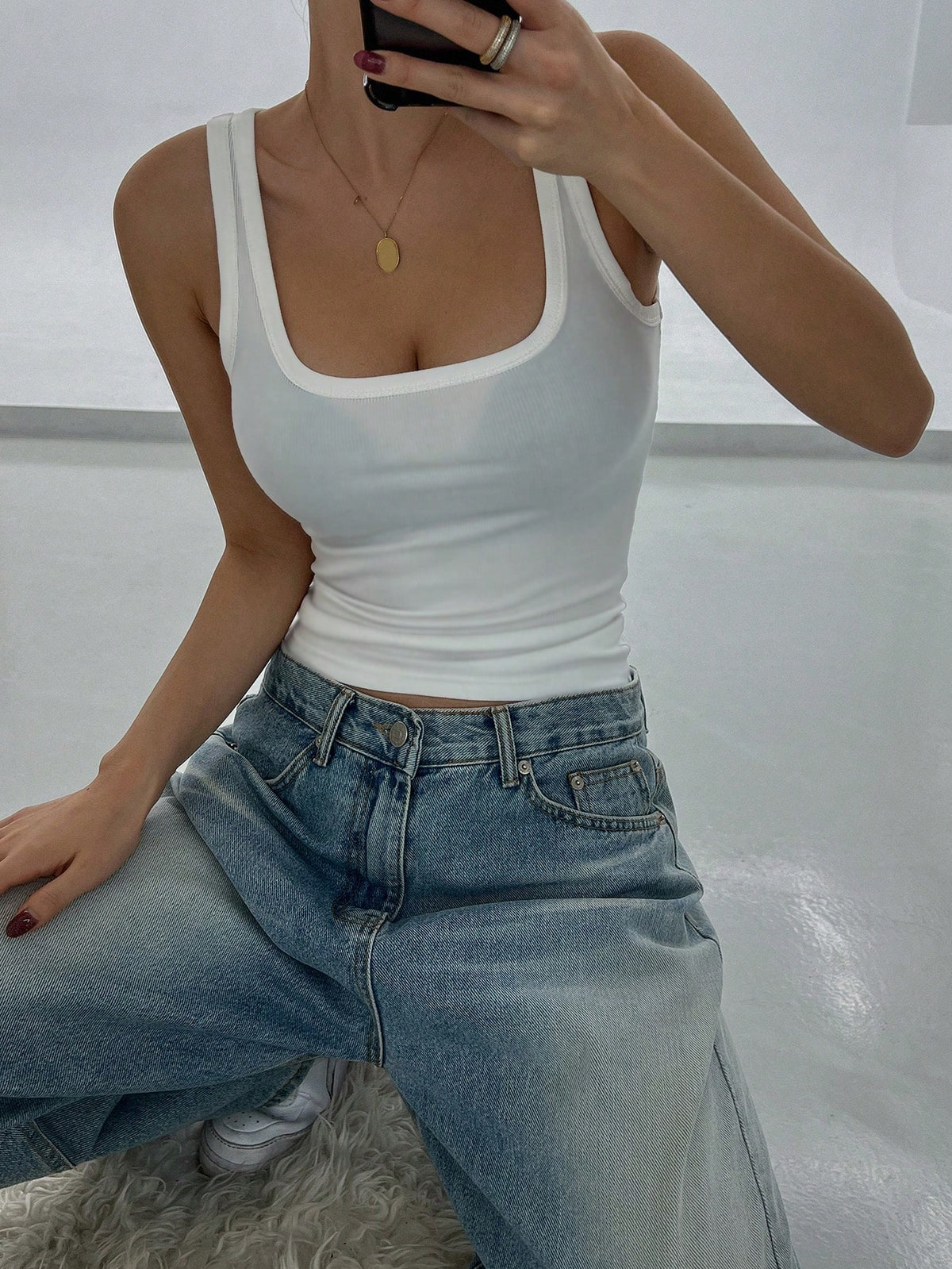 DAZY Spring/Summer Casual Vacation Beach White Basic Crew Neck Cotton-Feel Women's Tank Top