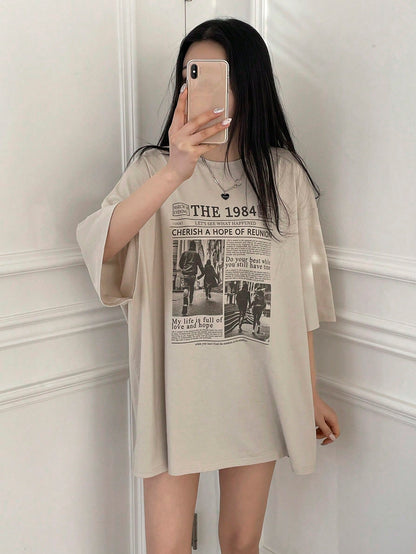 DAZY Women Casual Loose Newspaper Print Drop Shoulder T-Shirt Graphic Tee Oversized T-Shirt